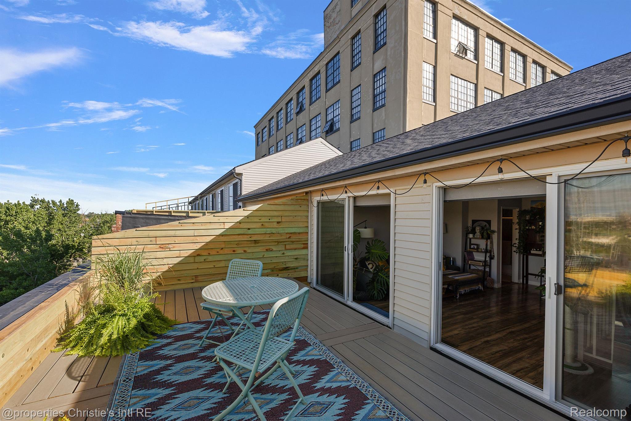 6533 E JEFFERSON Avenue 407