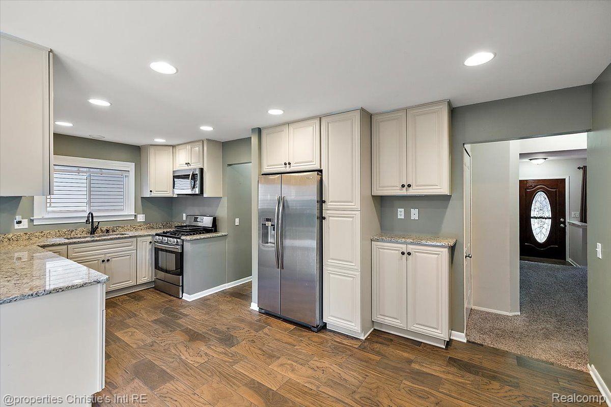 3360 WOLVERINE Drive