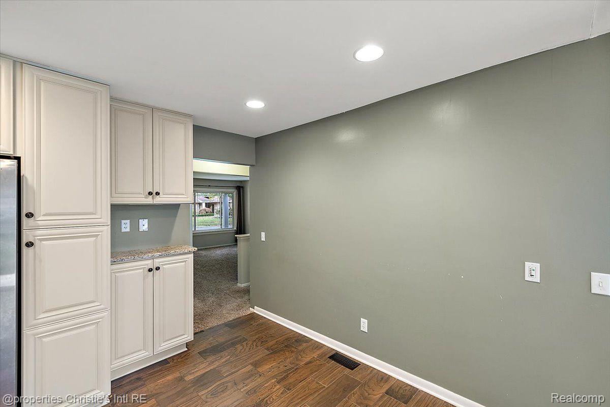 3360 WOLVERINE Drive