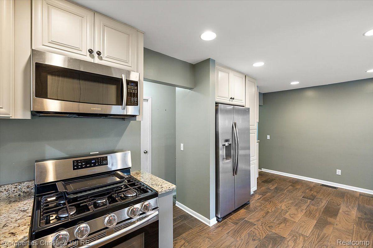 3360 WOLVERINE Drive