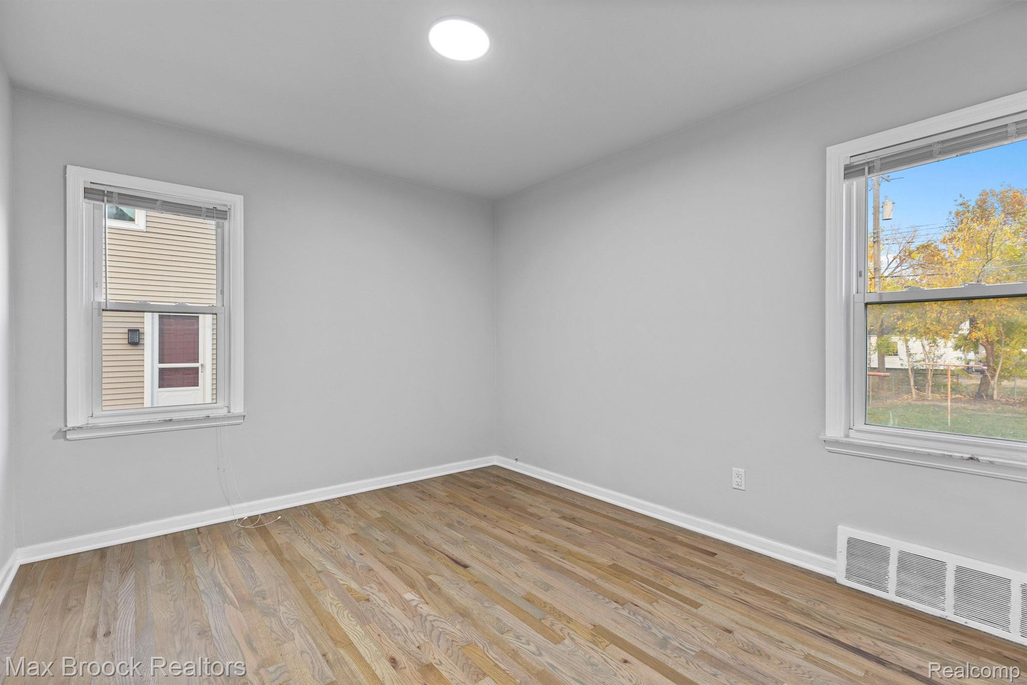 23050 RENSSELAER Street