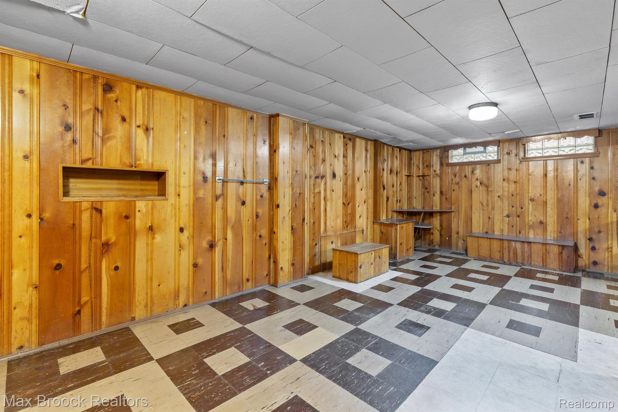 23050 RENSSELAER Street