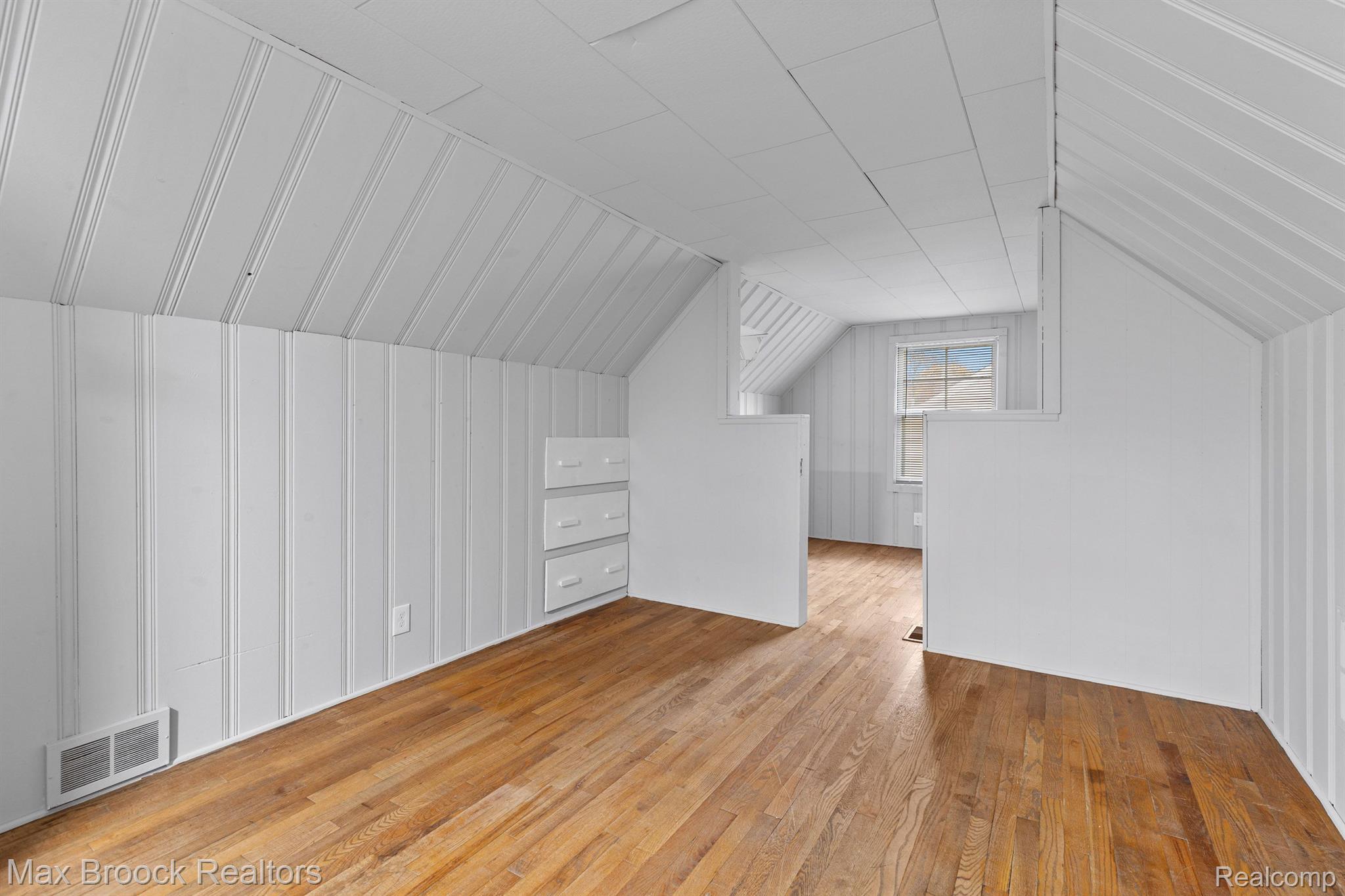 23050 RENSSELAER Street