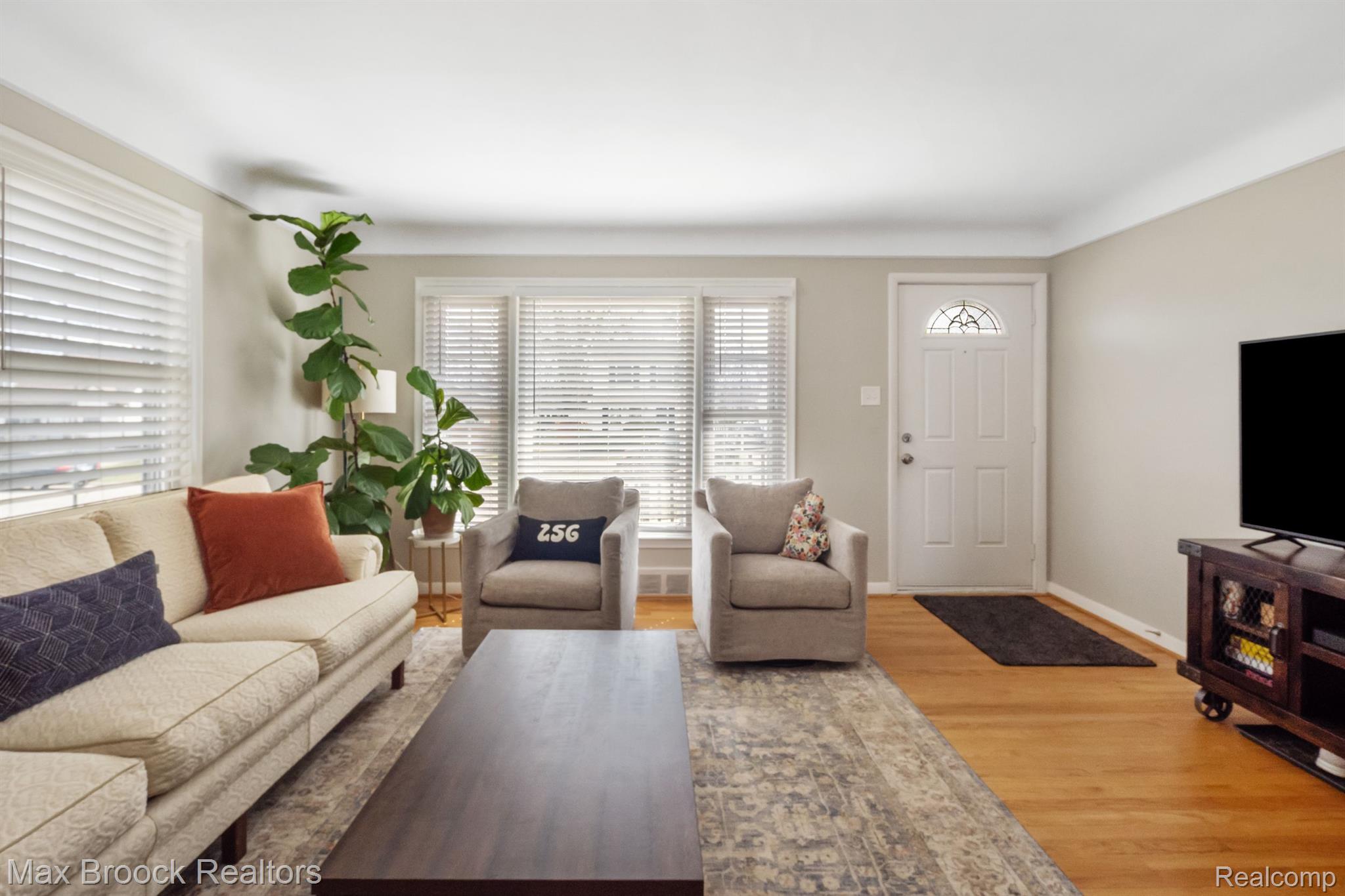 256 MASSOIT Street