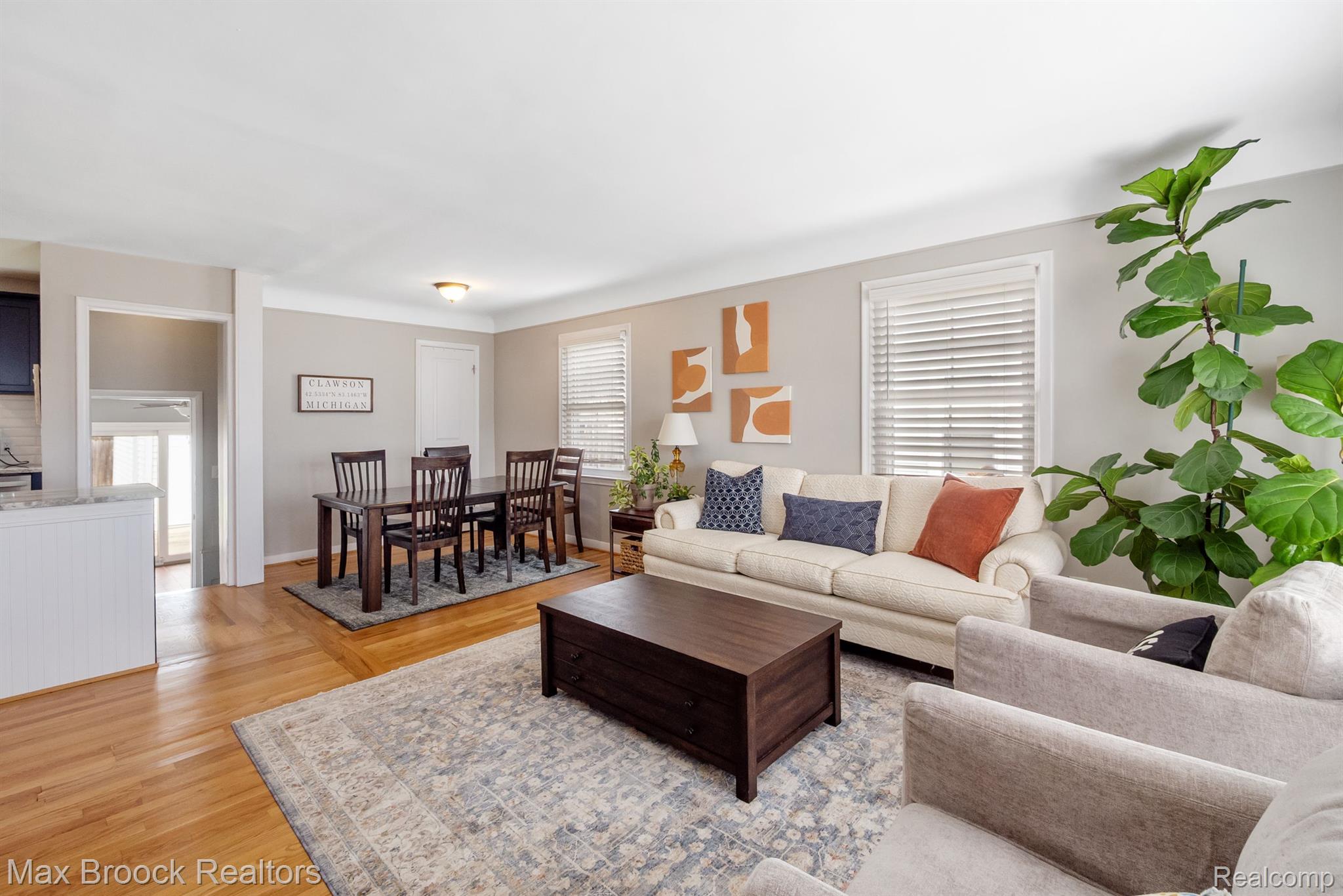 256 MASSOIT Street