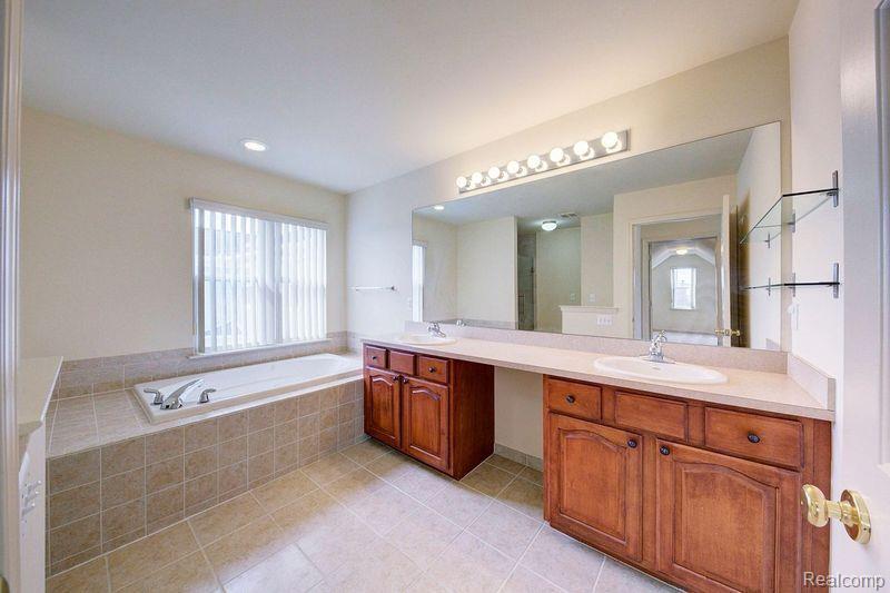 42551 Whitman Way
