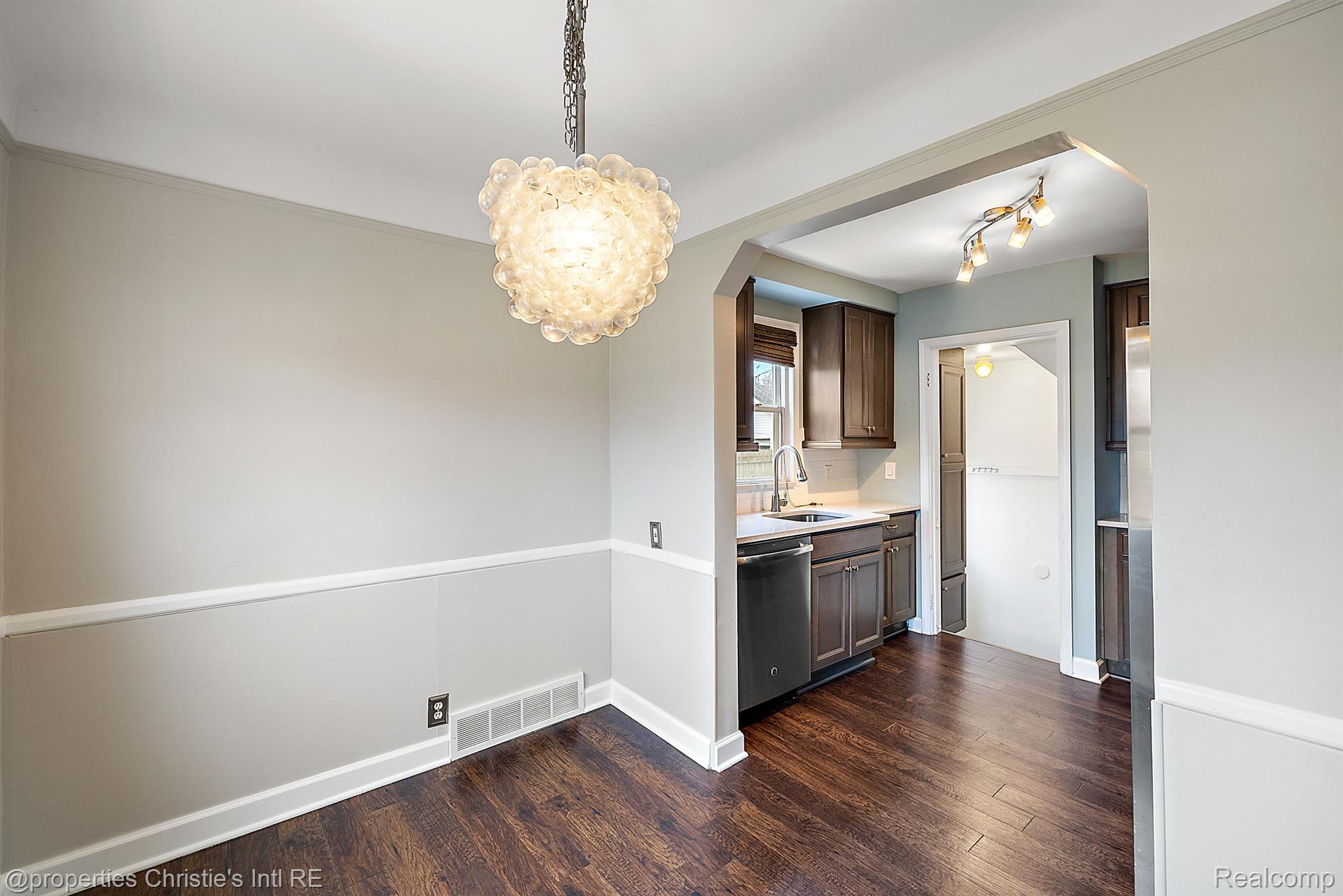 3047 CUMMINGS Avenue
