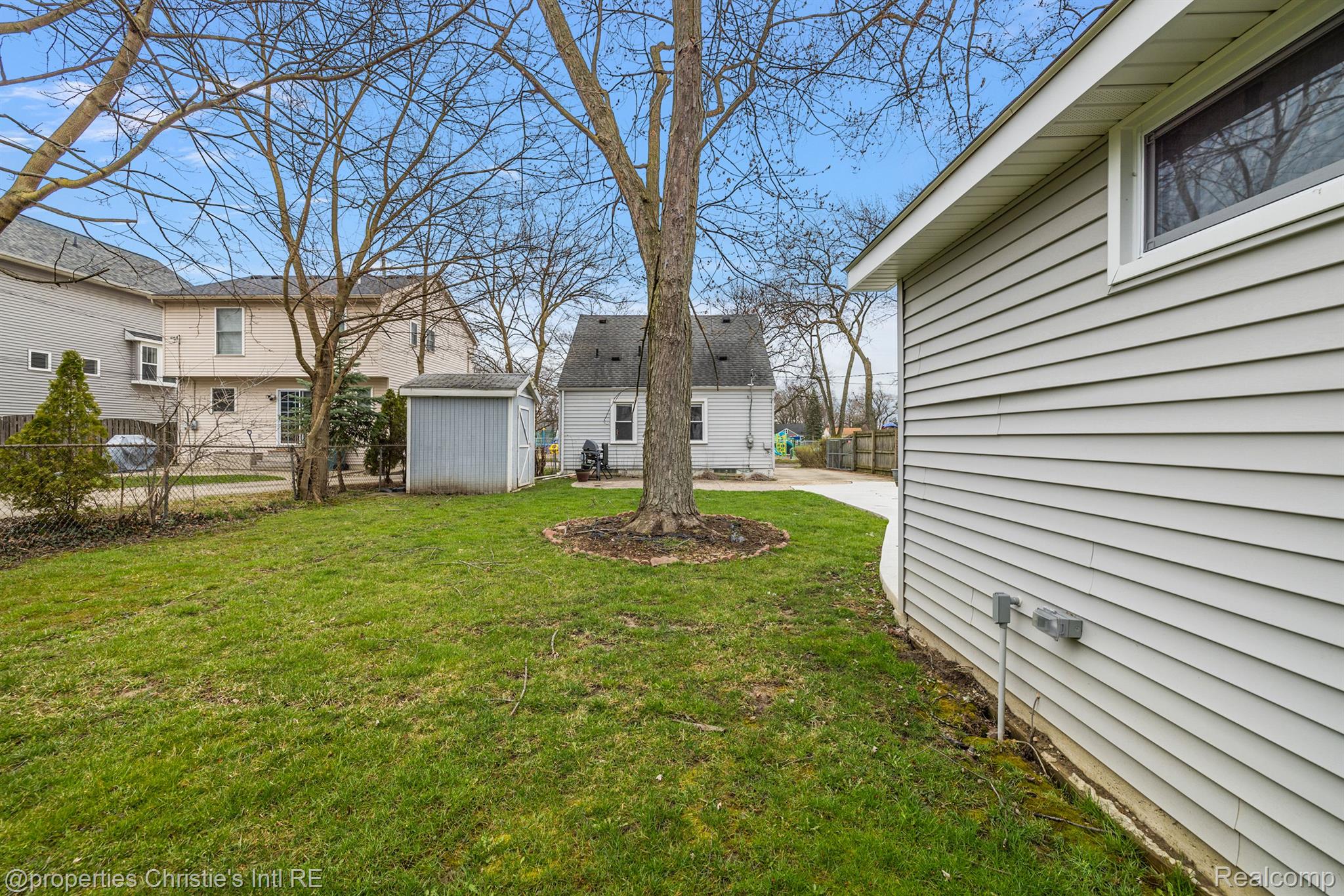 3047 CUMMINGS Avenue