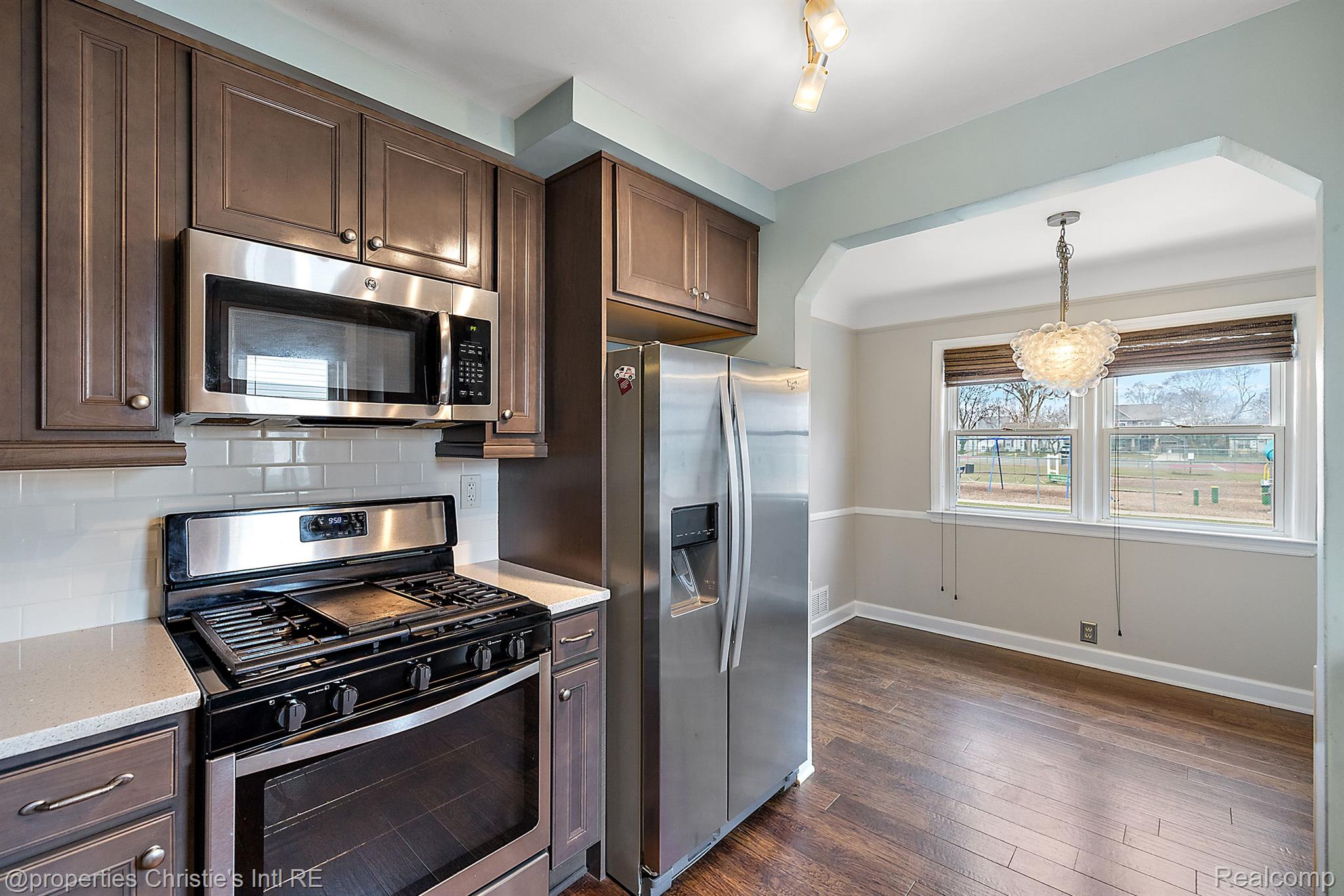3047 CUMMINGS Avenue