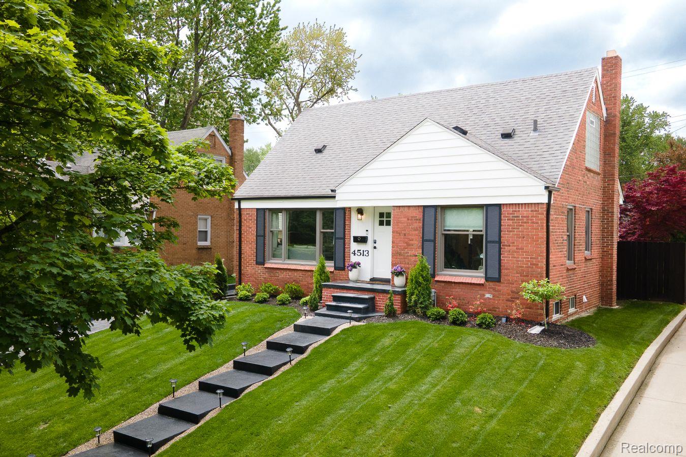 4513 Robinwood Avenue