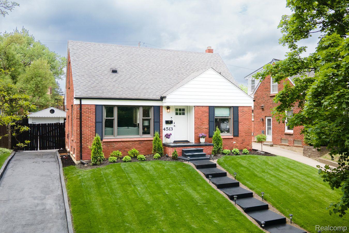 4513 Robinwood Avenue