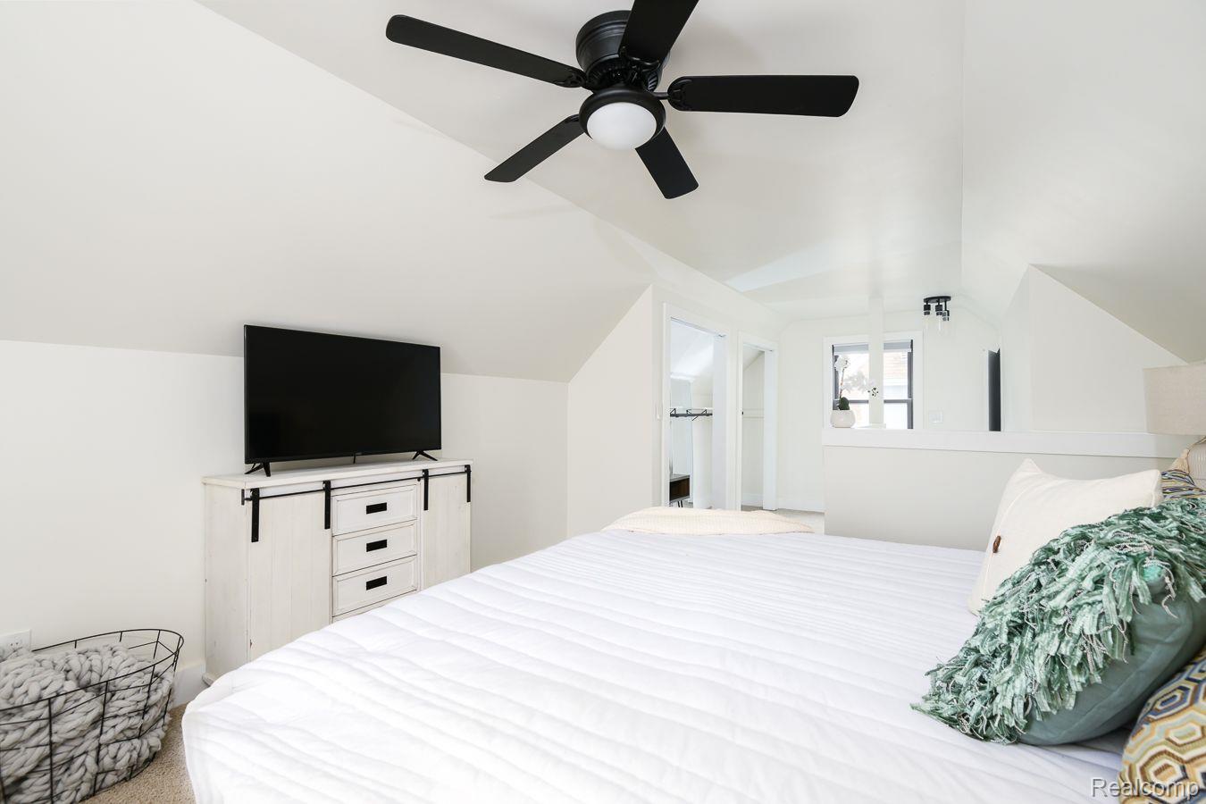 4513 Robinwood Avenue