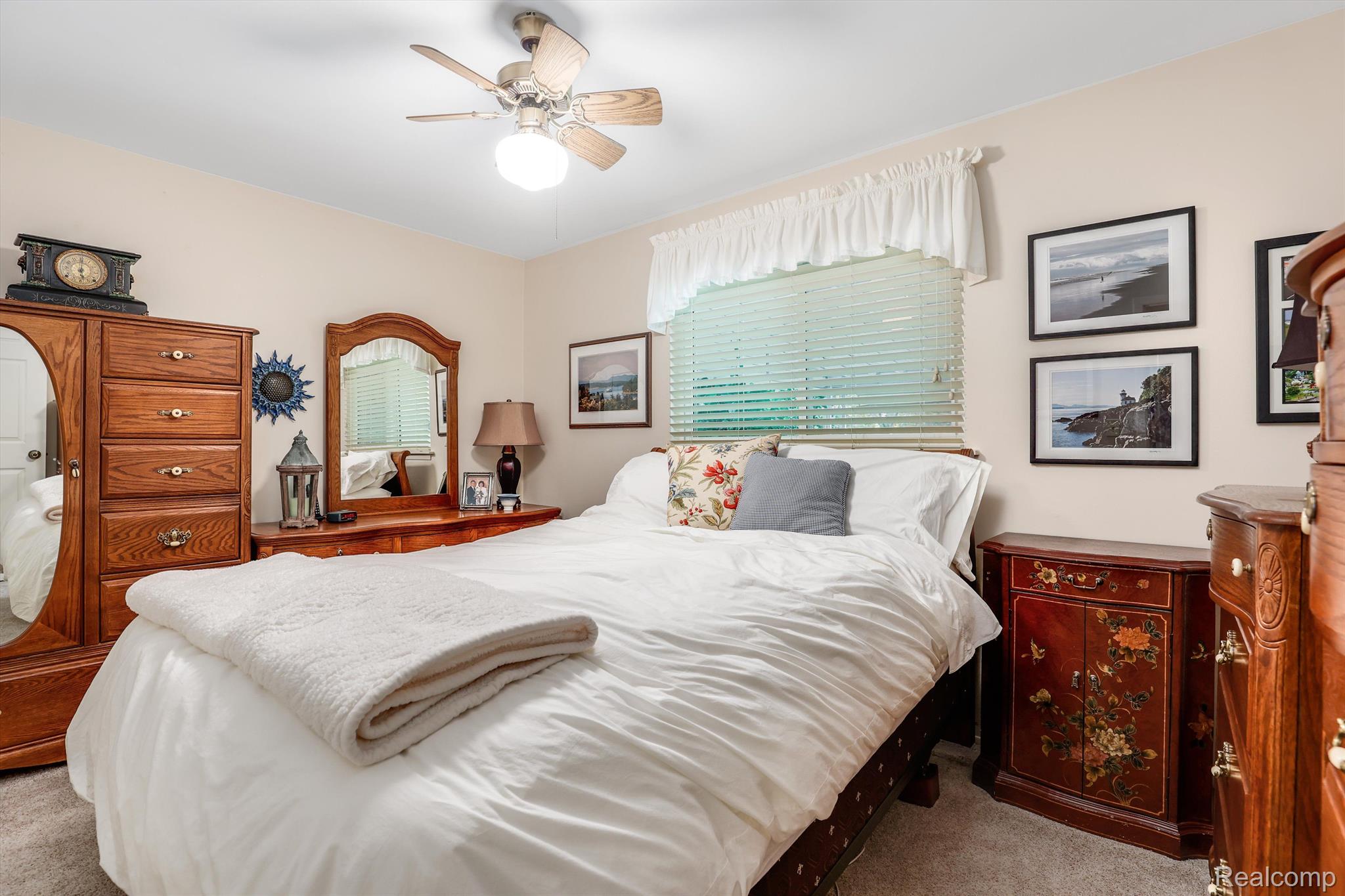 22540 DEVONSHIRE Street