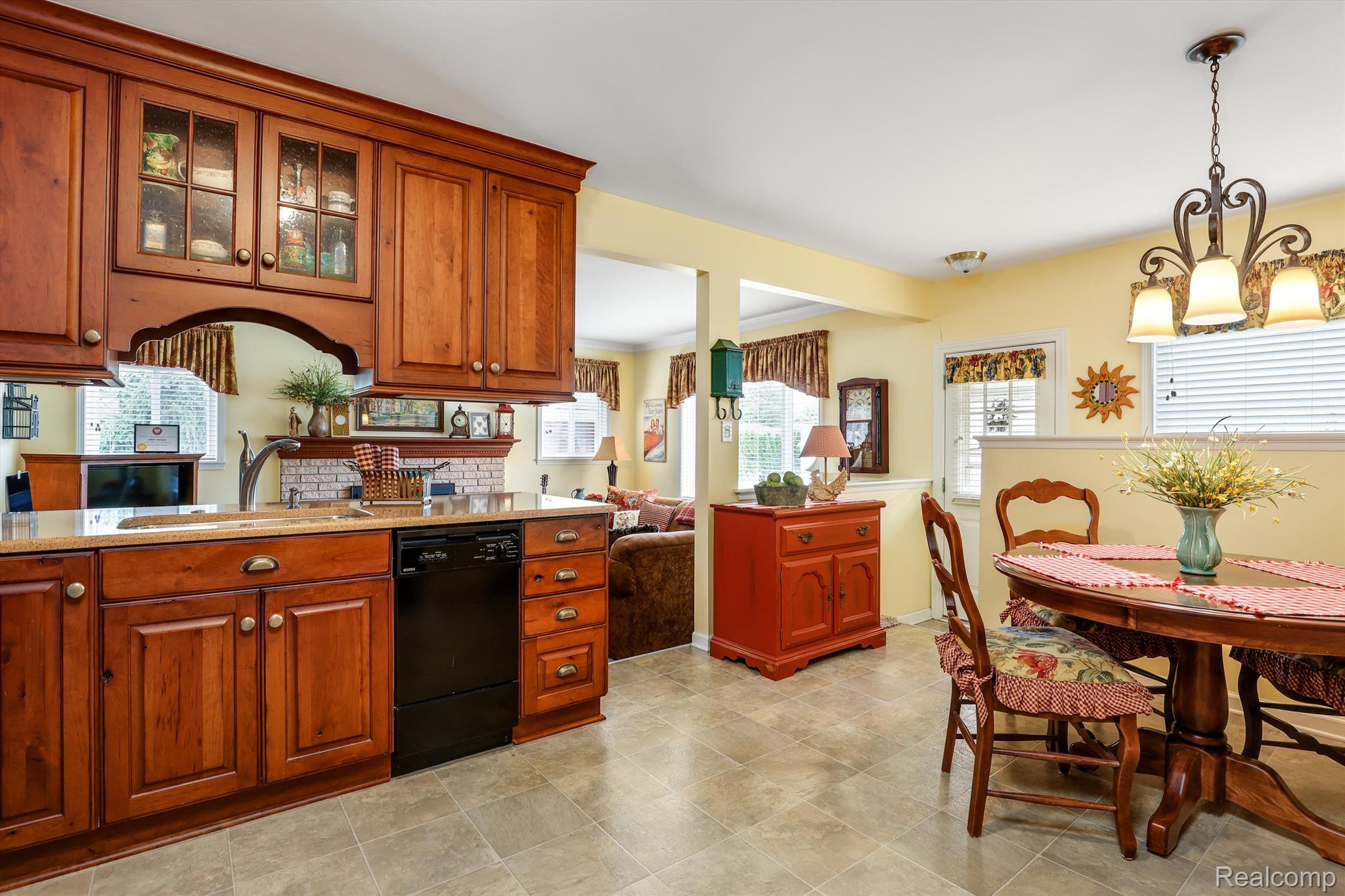 22540 DEVONSHIRE Street