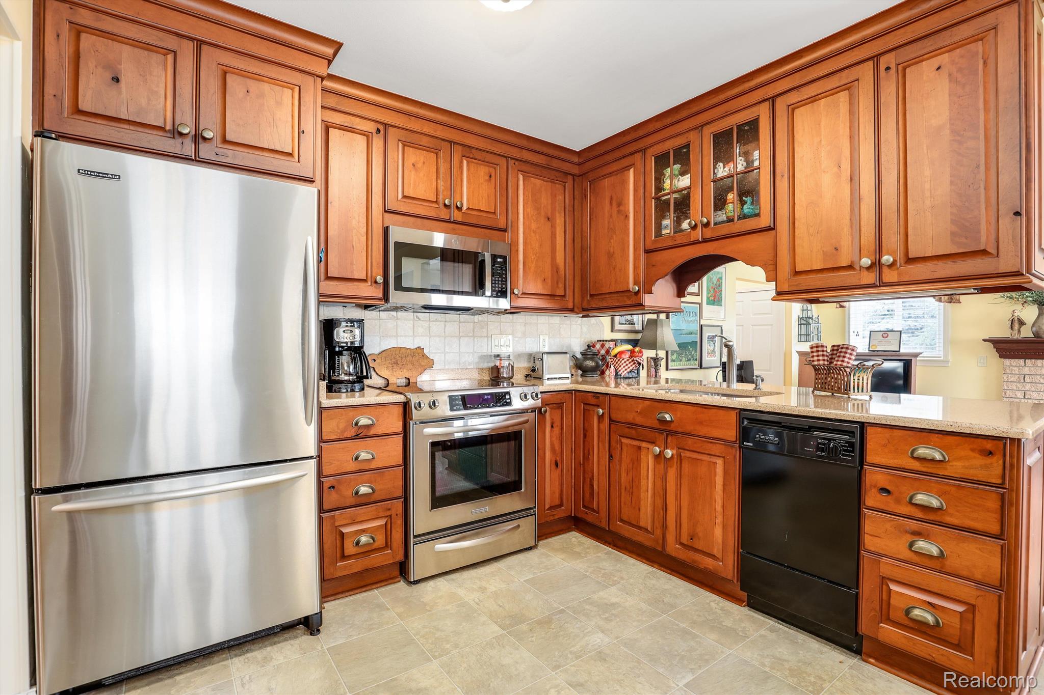 22540 DEVONSHIRE Street