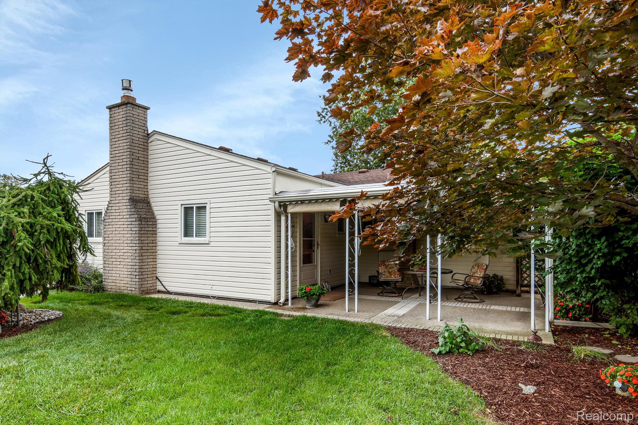 22540 DEVONSHIRE Street