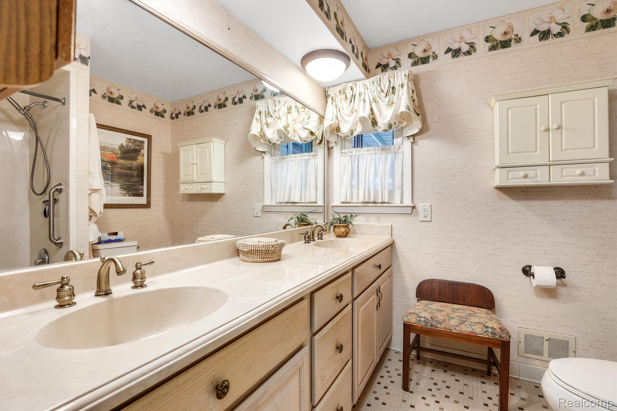 22540 DEVONSHIRE Street