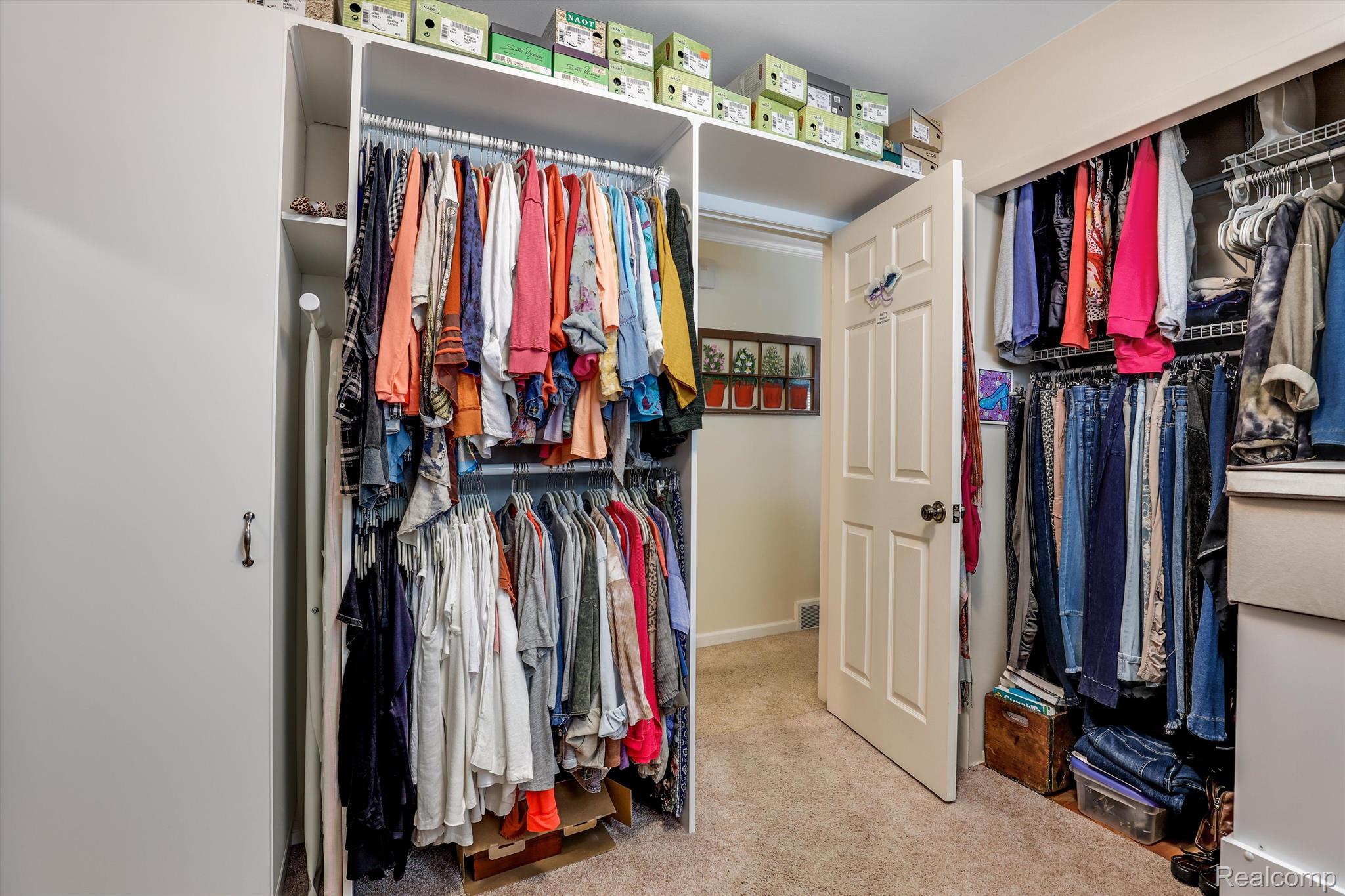 22540 DEVONSHIRE Street