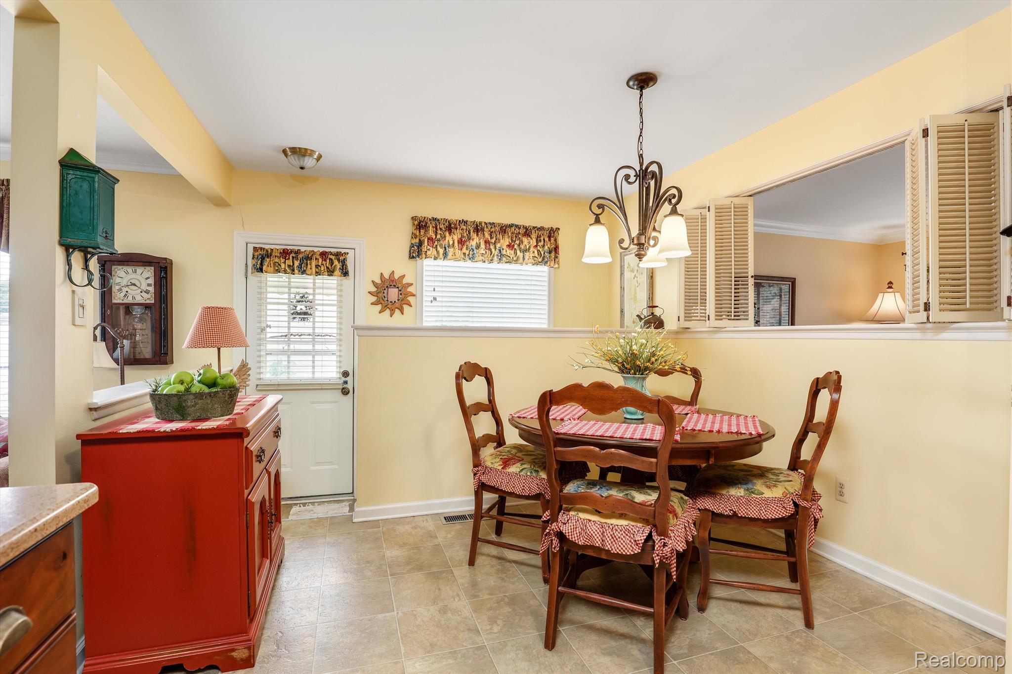 22540 DEVONSHIRE Street