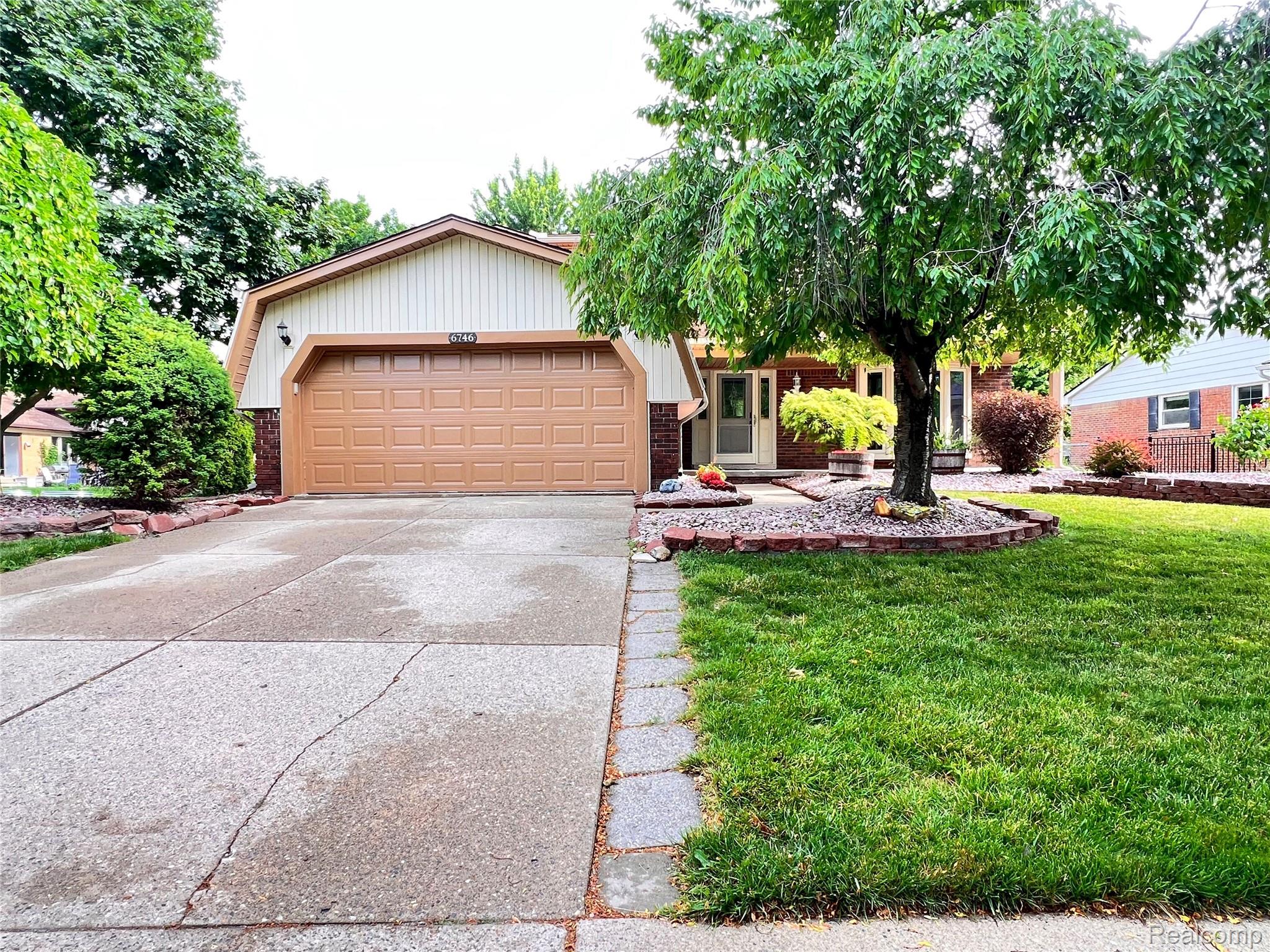 6746 EDGEWOOD Road