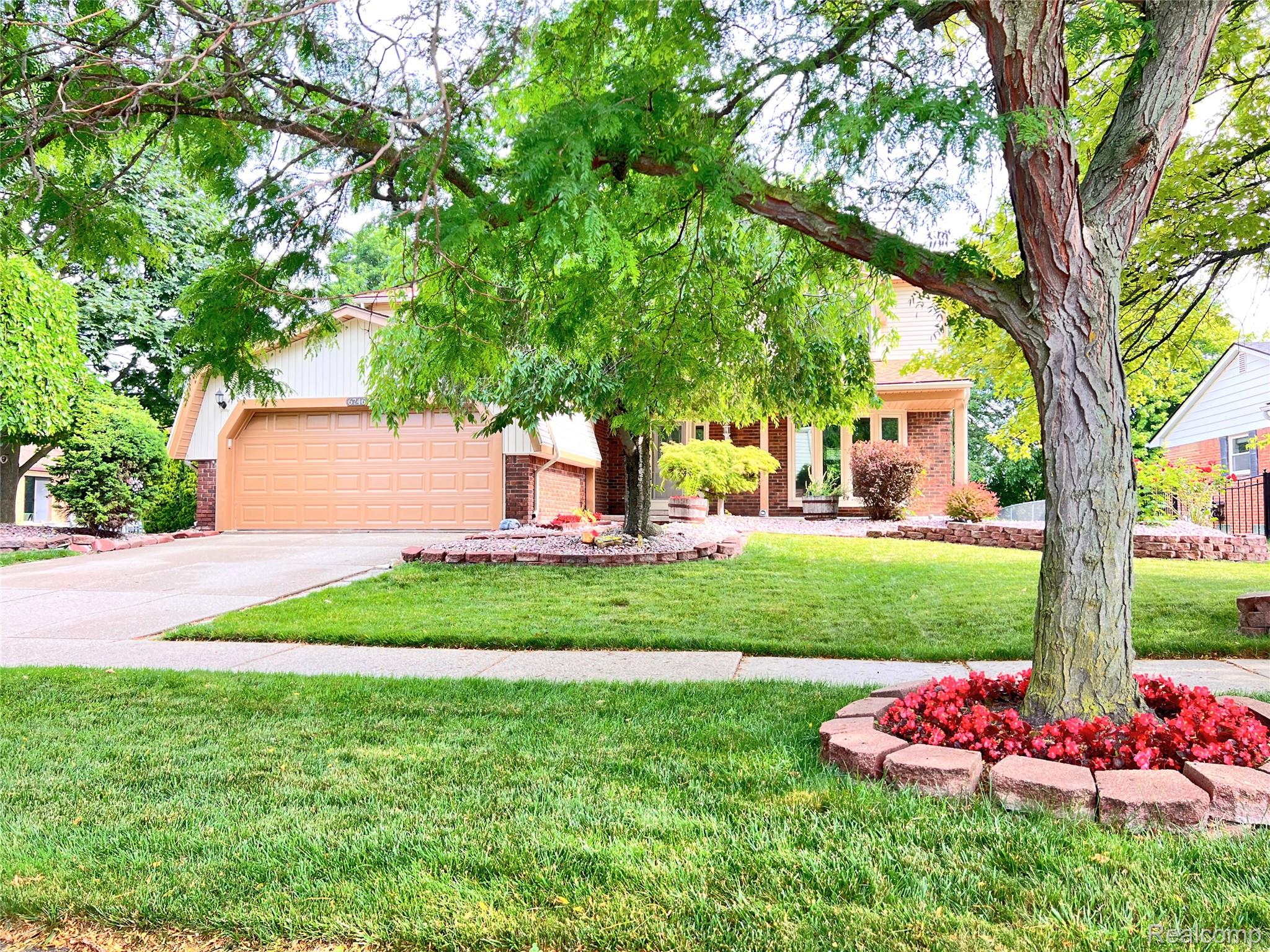 6746 EDGEWOOD Road