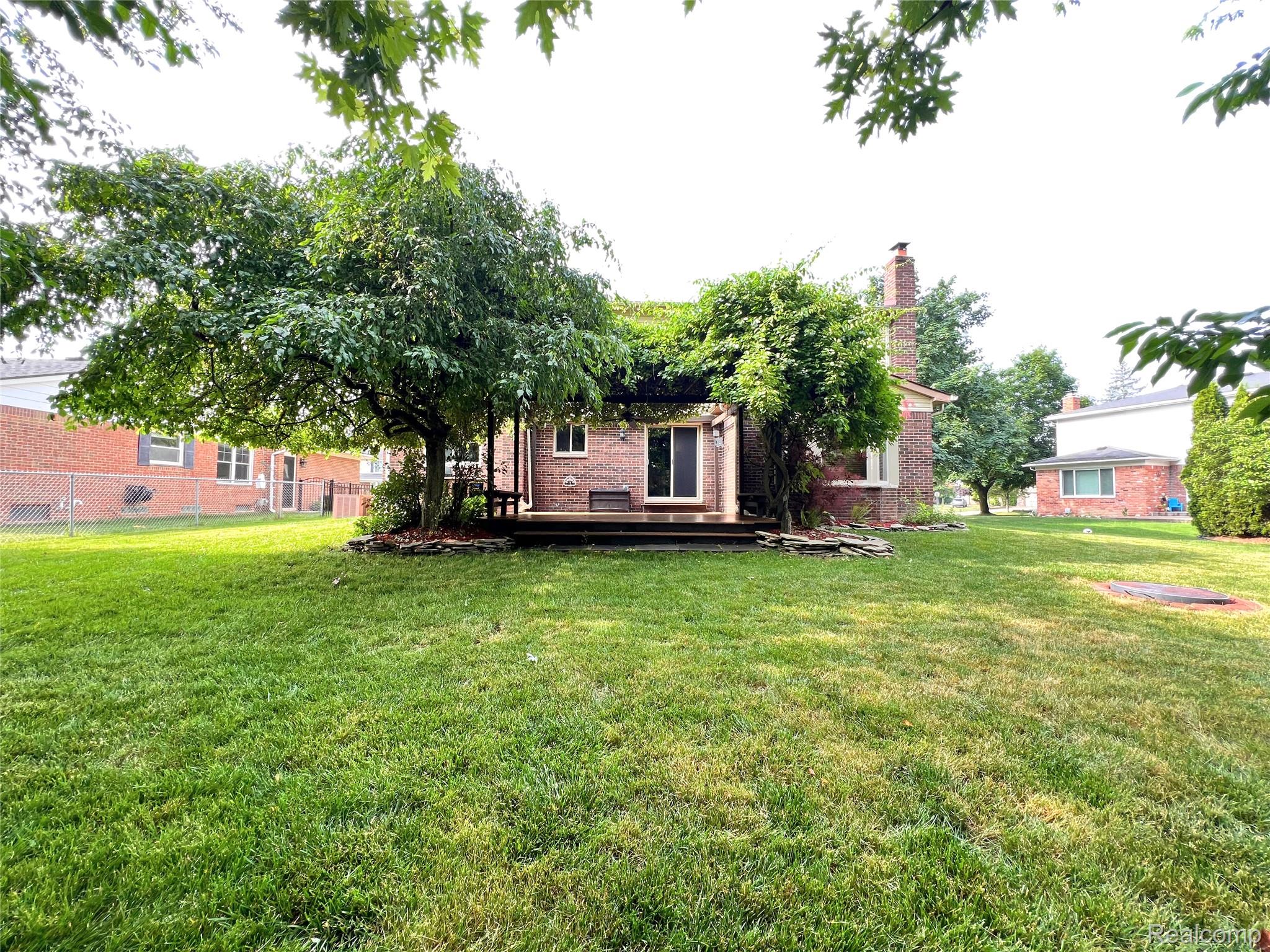6746 EDGEWOOD Road