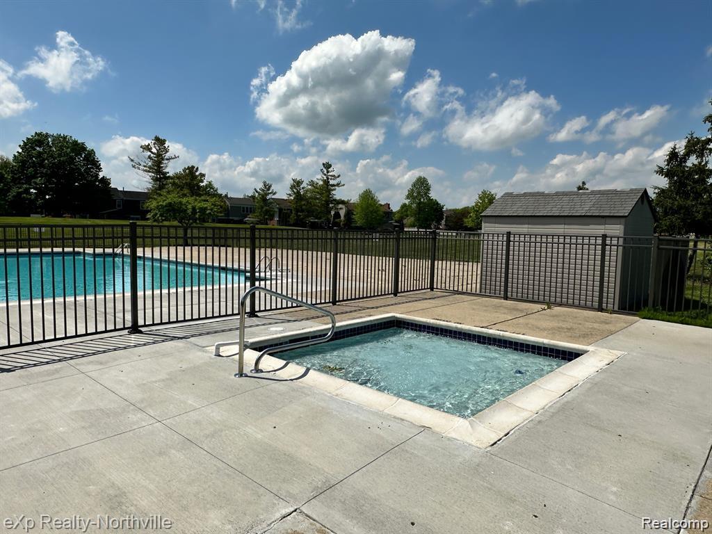 6746 EDGEWOOD Road