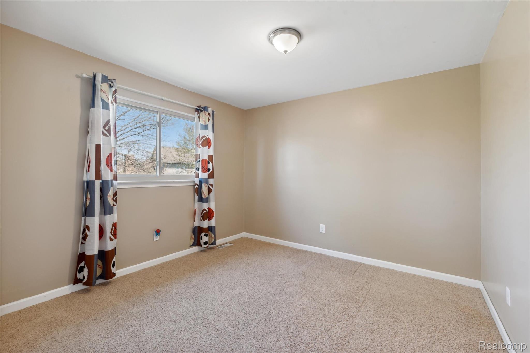 6746 EDGEWOOD Road