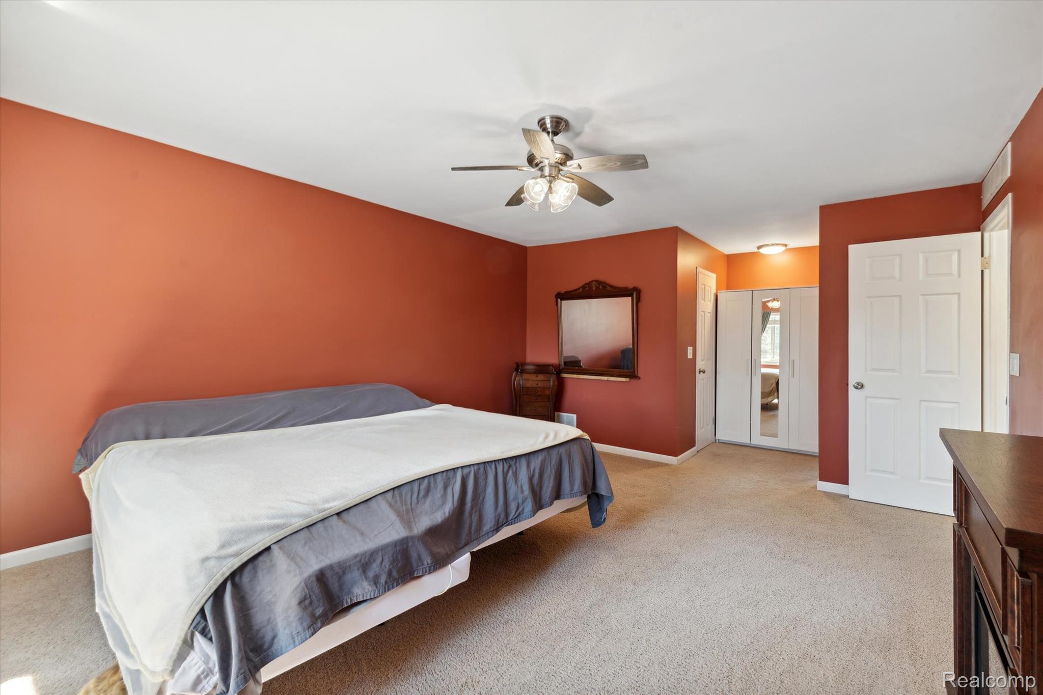 6746 EDGEWOOD Road