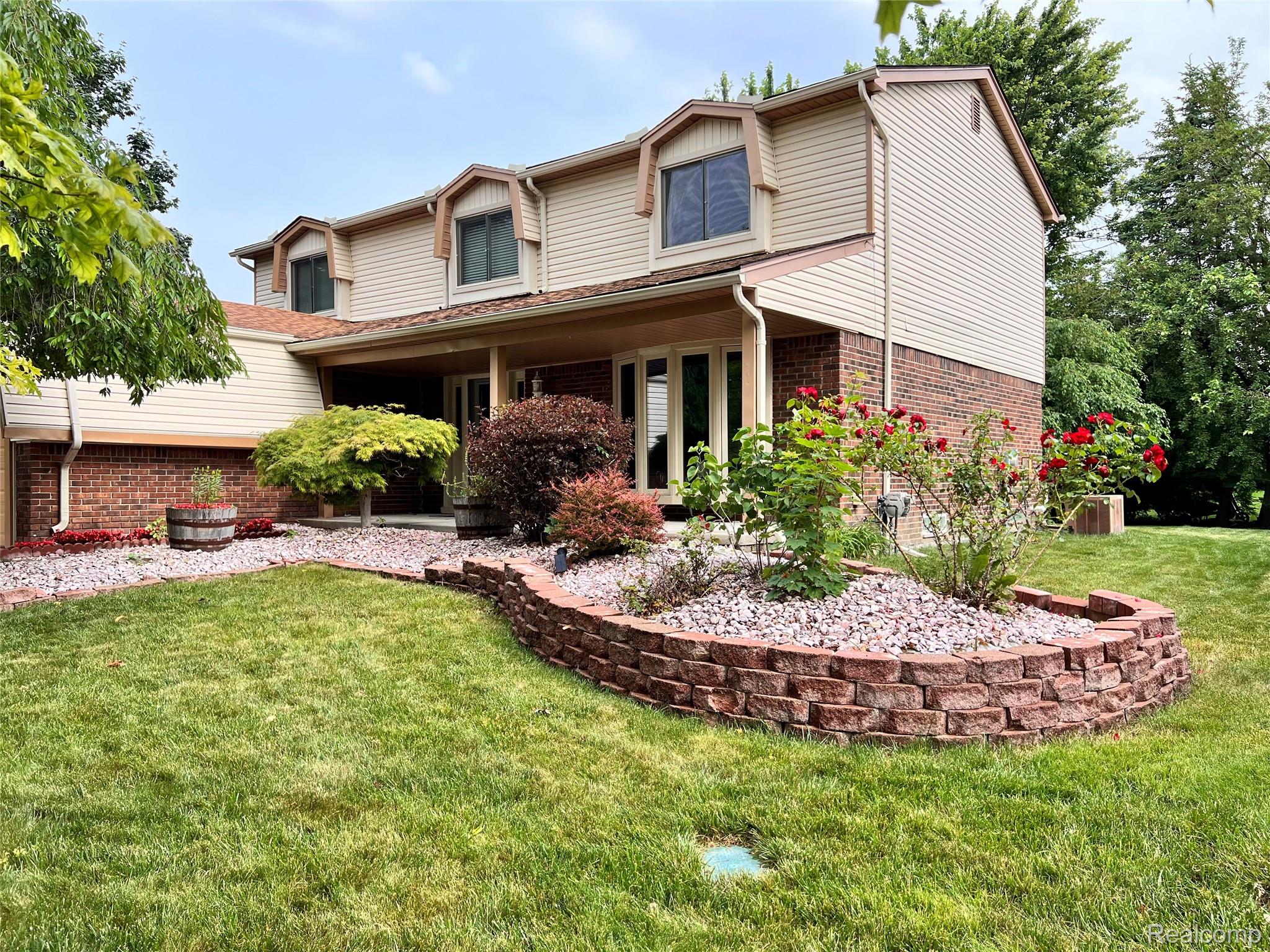 6746 EDGEWOOD Road