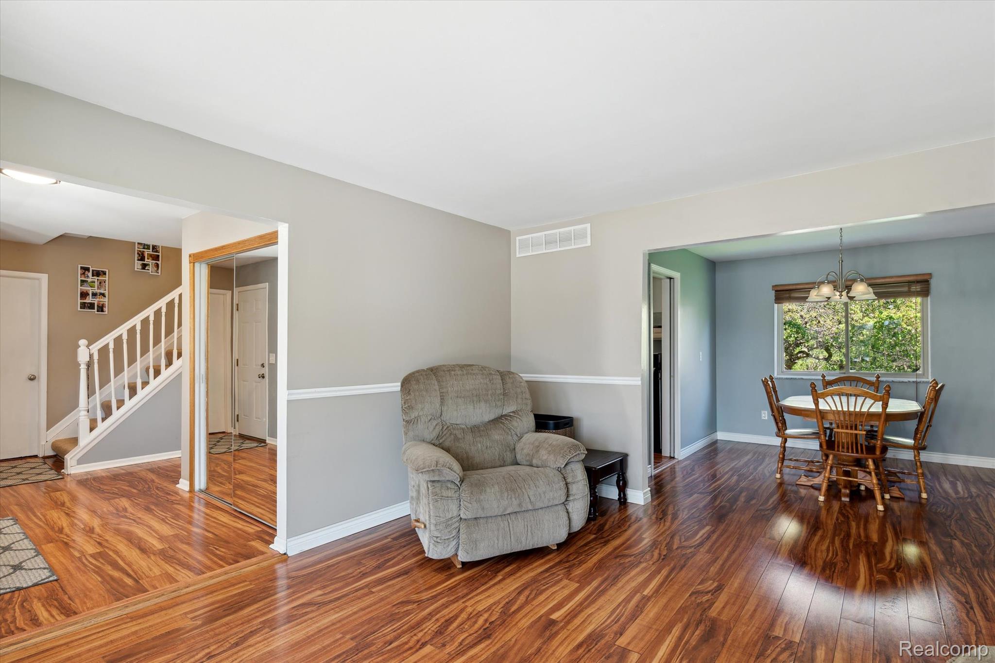 6746 EDGEWOOD Road