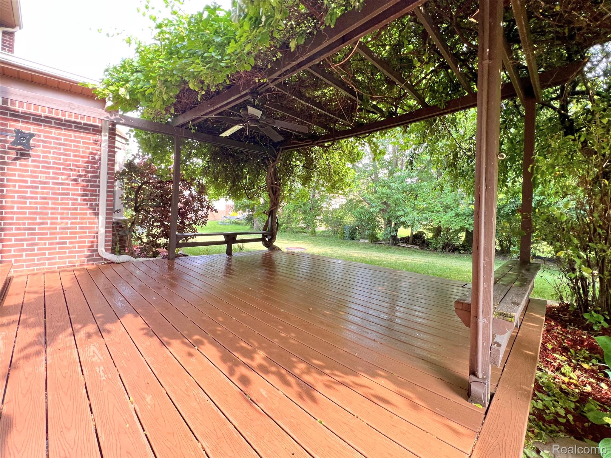 6746 EDGEWOOD Road