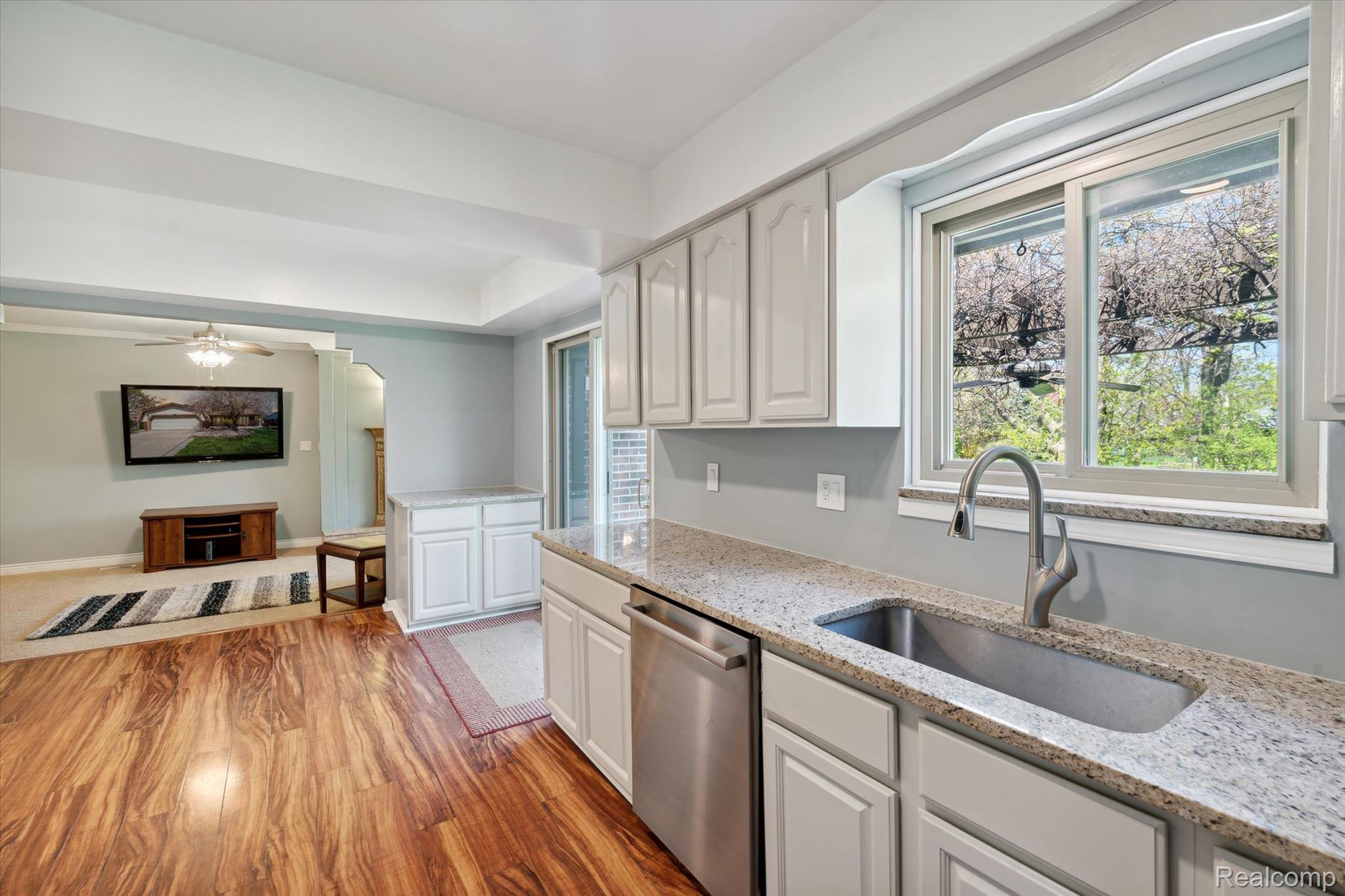6746 EDGEWOOD Road