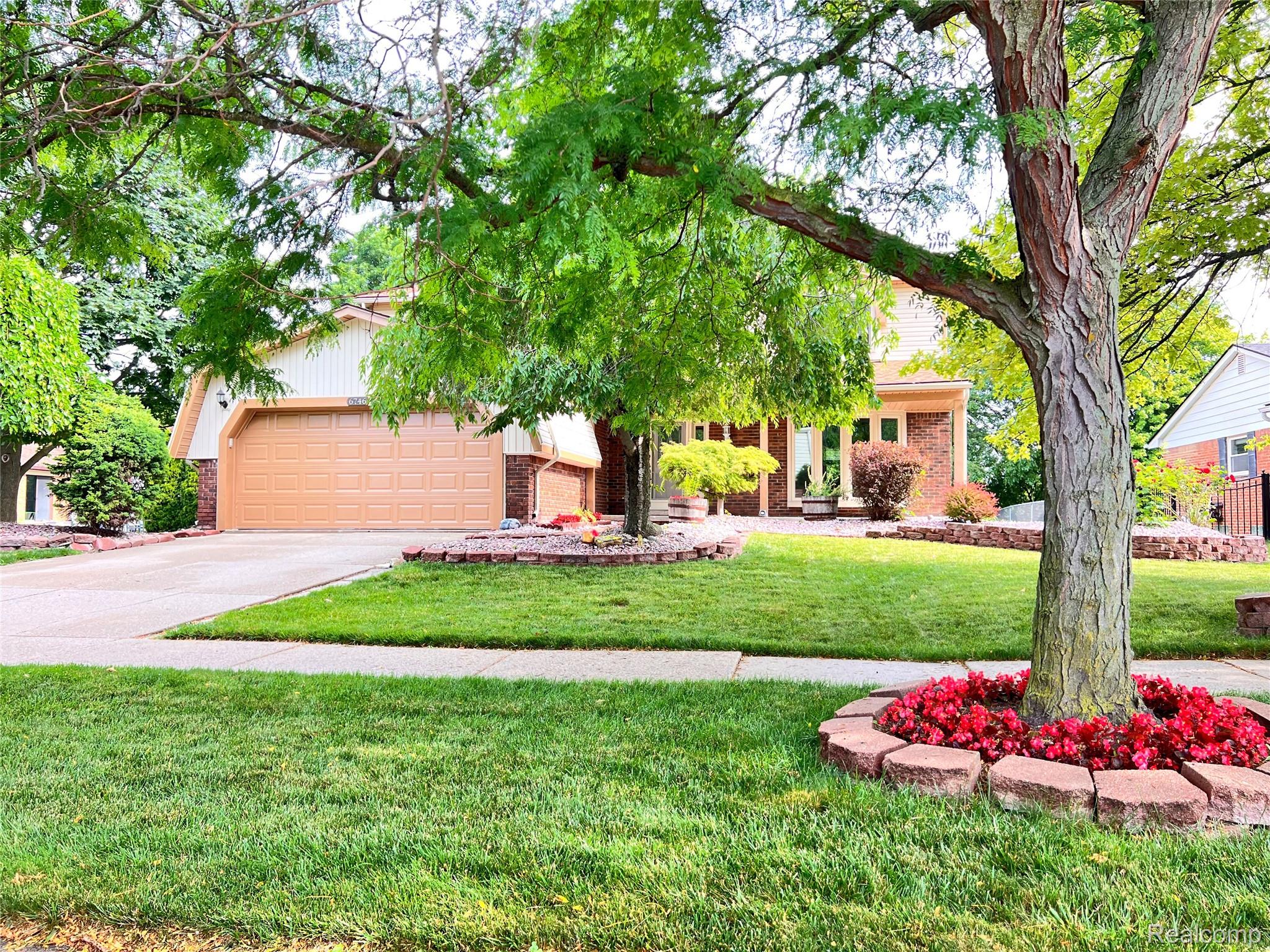 6746 EDGEWOOD Road