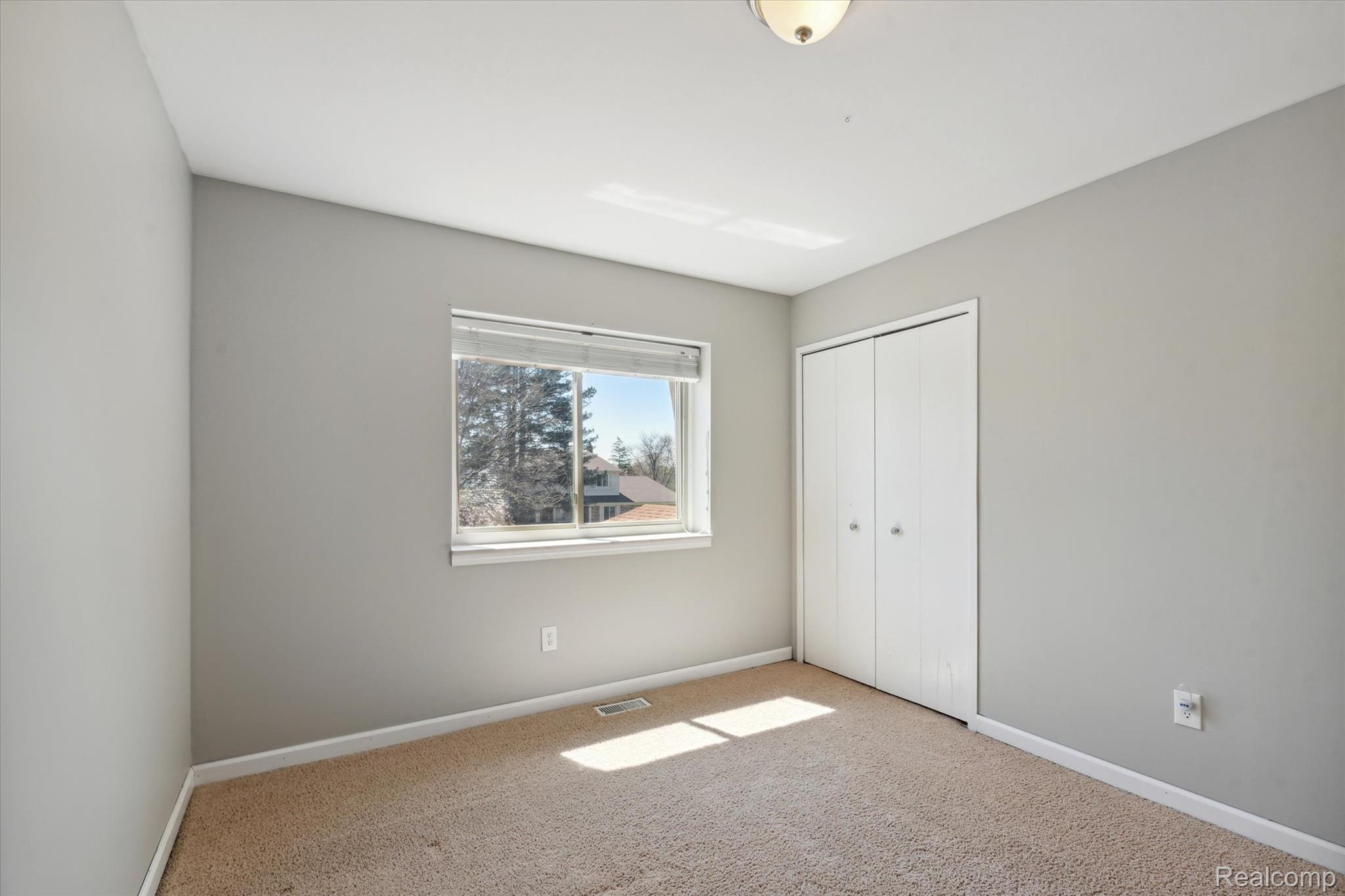 6746 EDGEWOOD Road