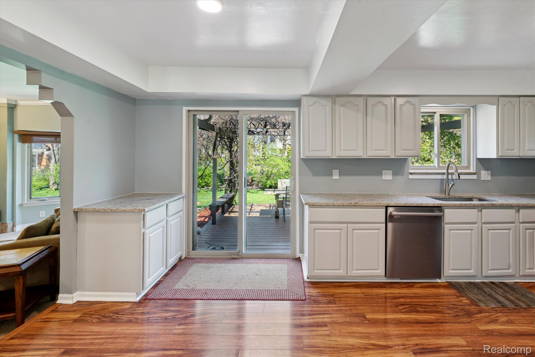 6746 EDGEWOOD Road