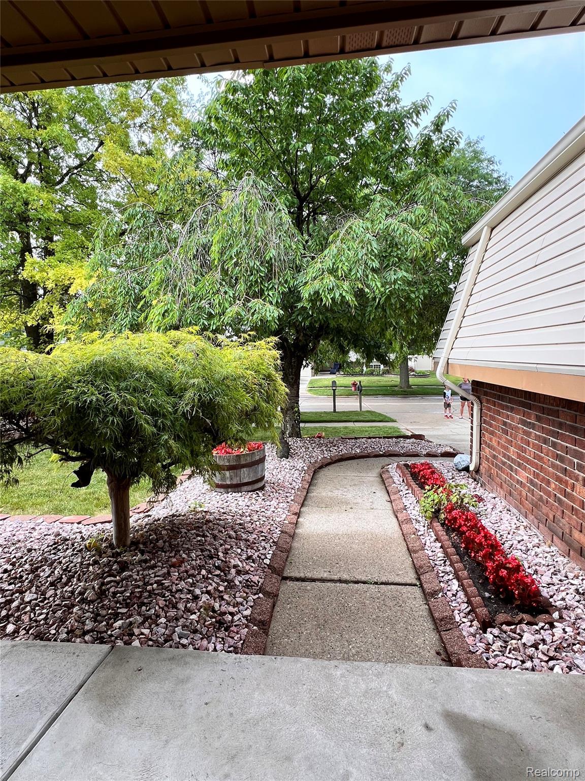 6746 EDGEWOOD Road