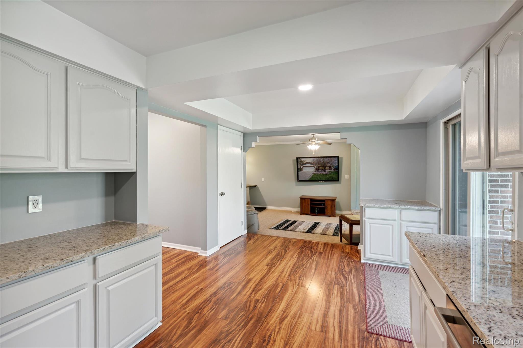 6746 EDGEWOOD Road