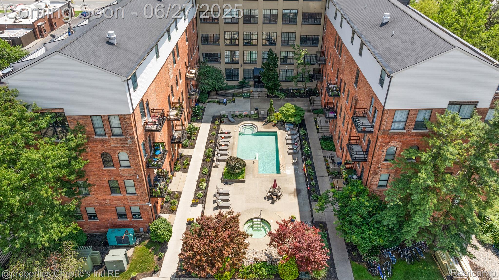 6533 E Jefferson Avenue 312W