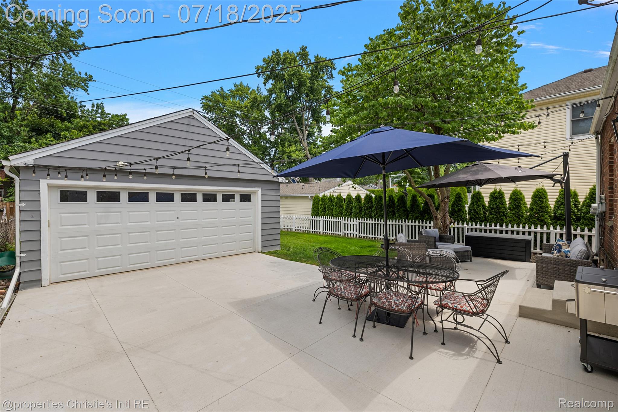 1816 Roslyn Road
