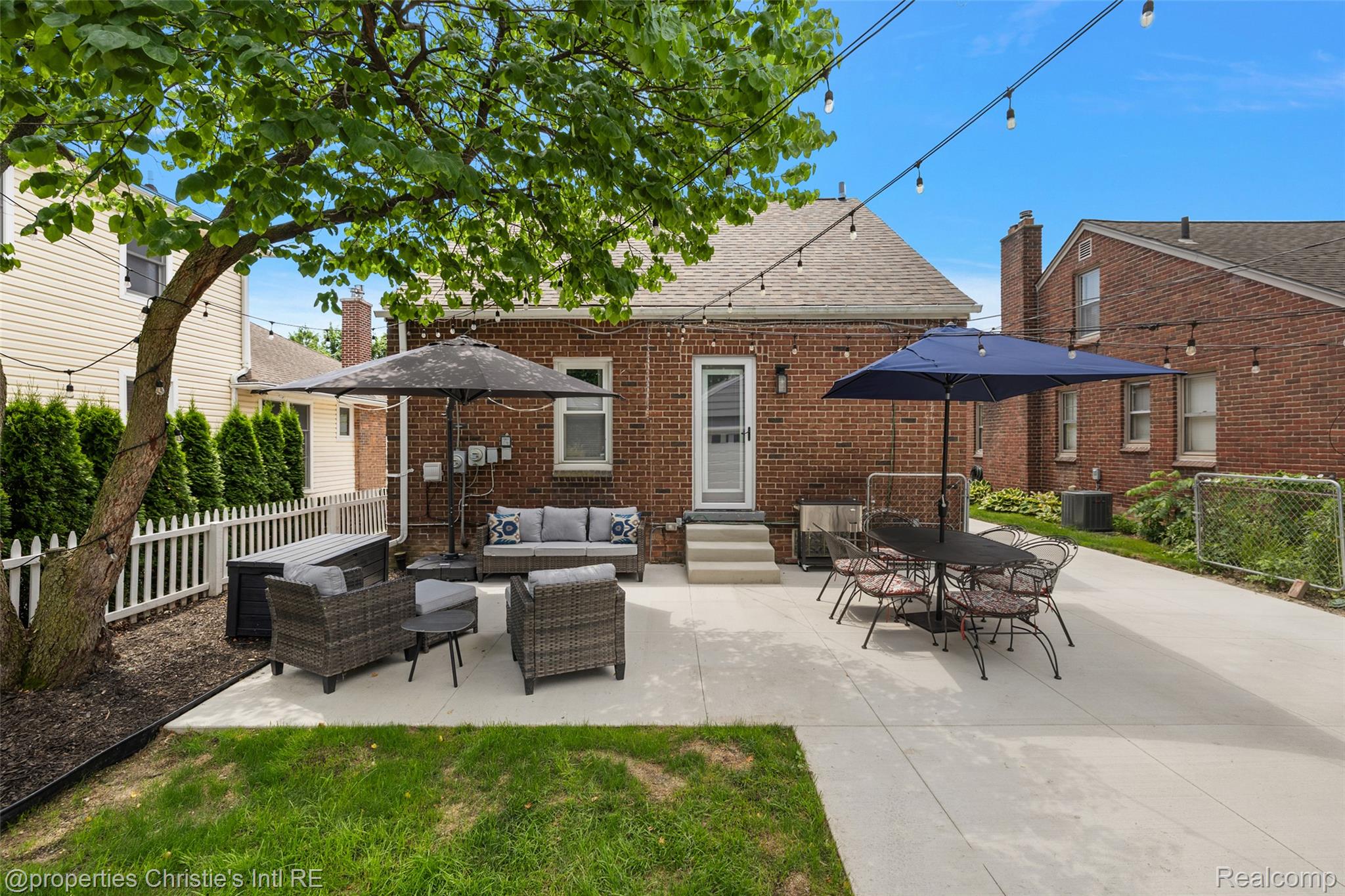 1816 Roslyn Road