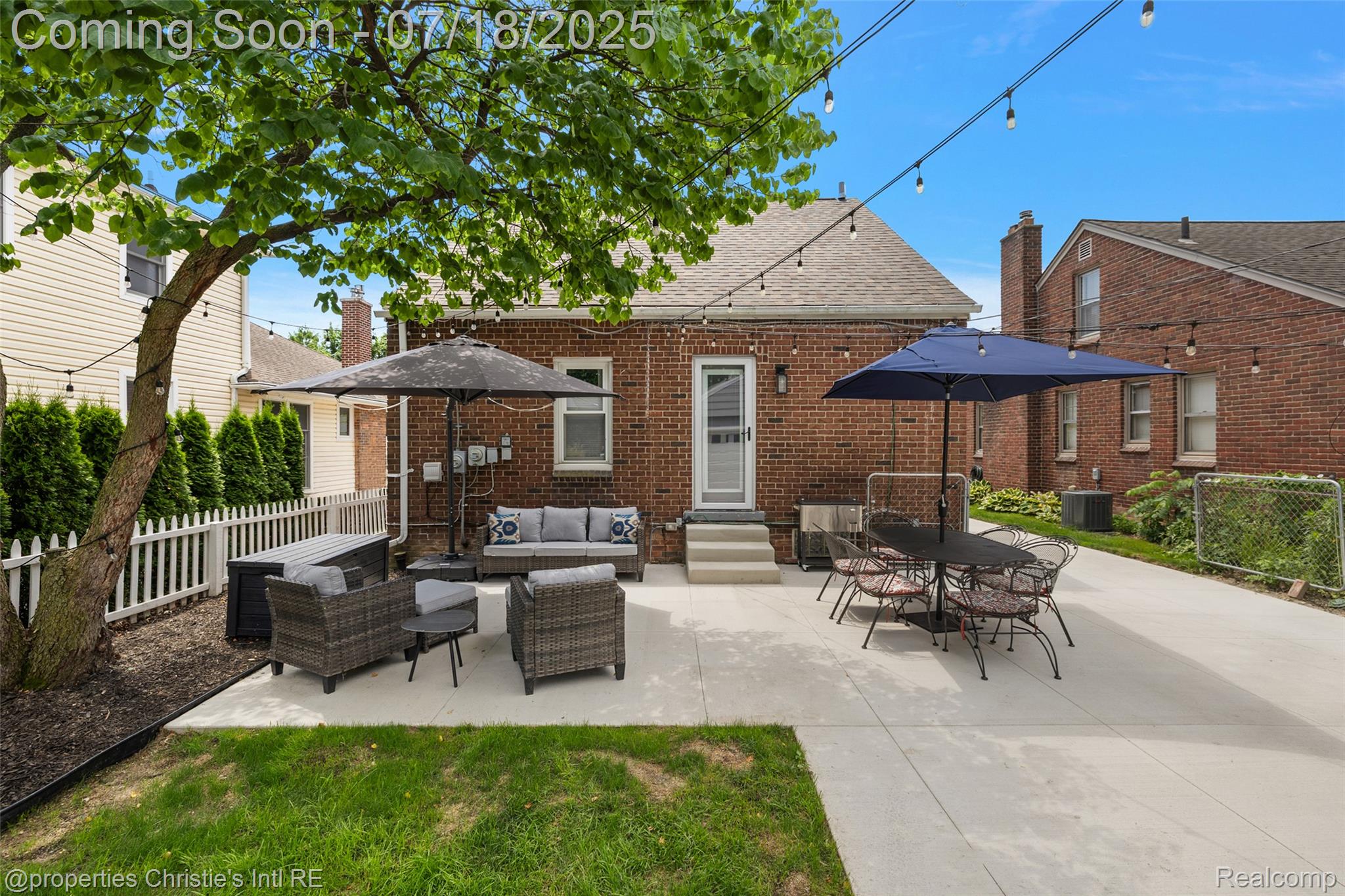 1816 Roslyn Road