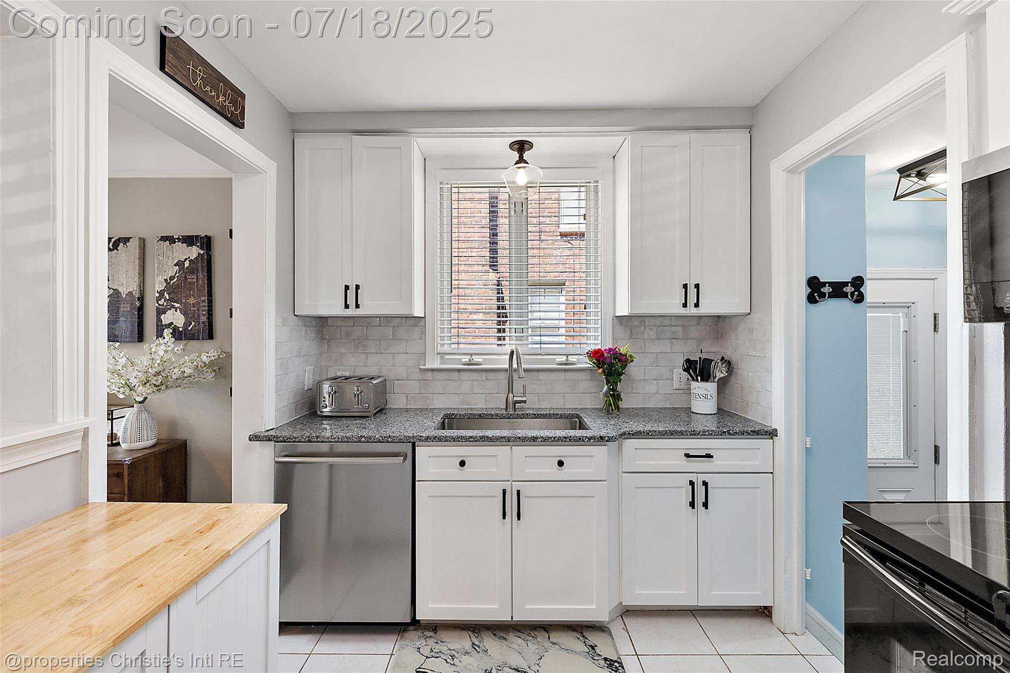 1816 Roslyn Road