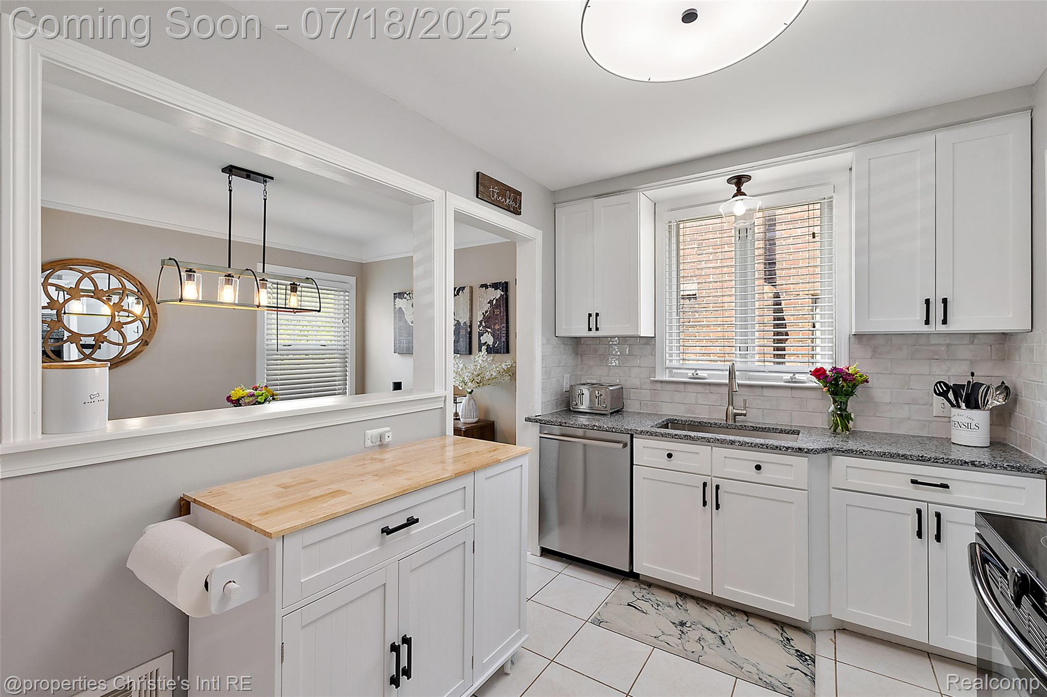 1816 Roslyn Road
