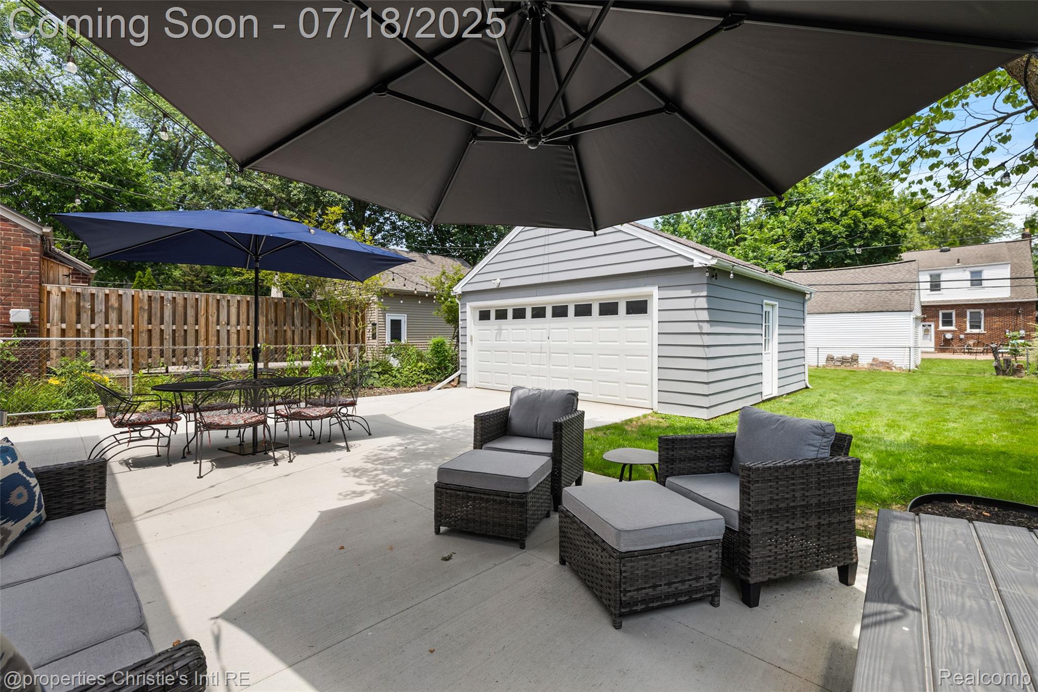 1816 Roslyn Road