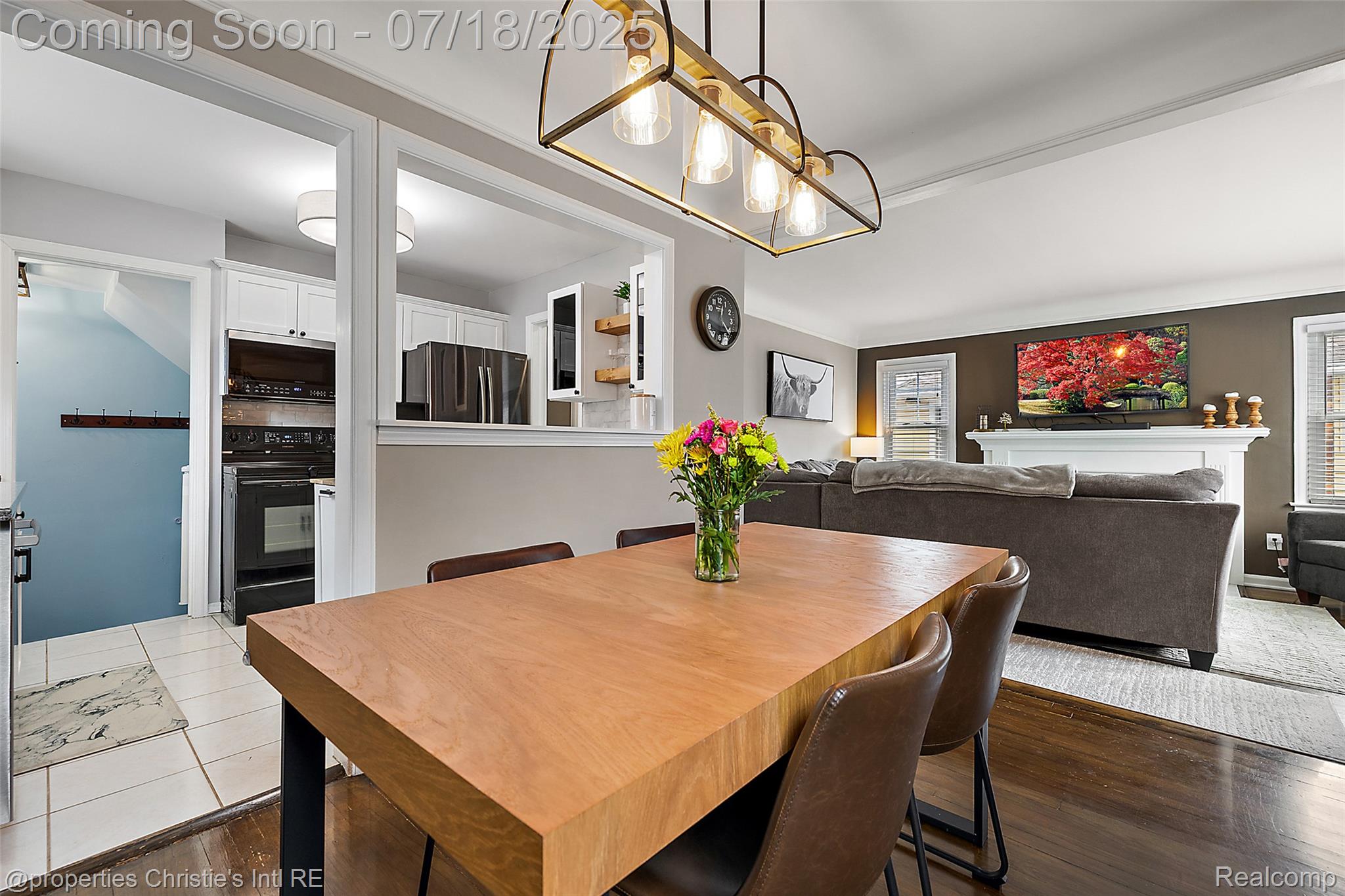 1816 Roslyn Road