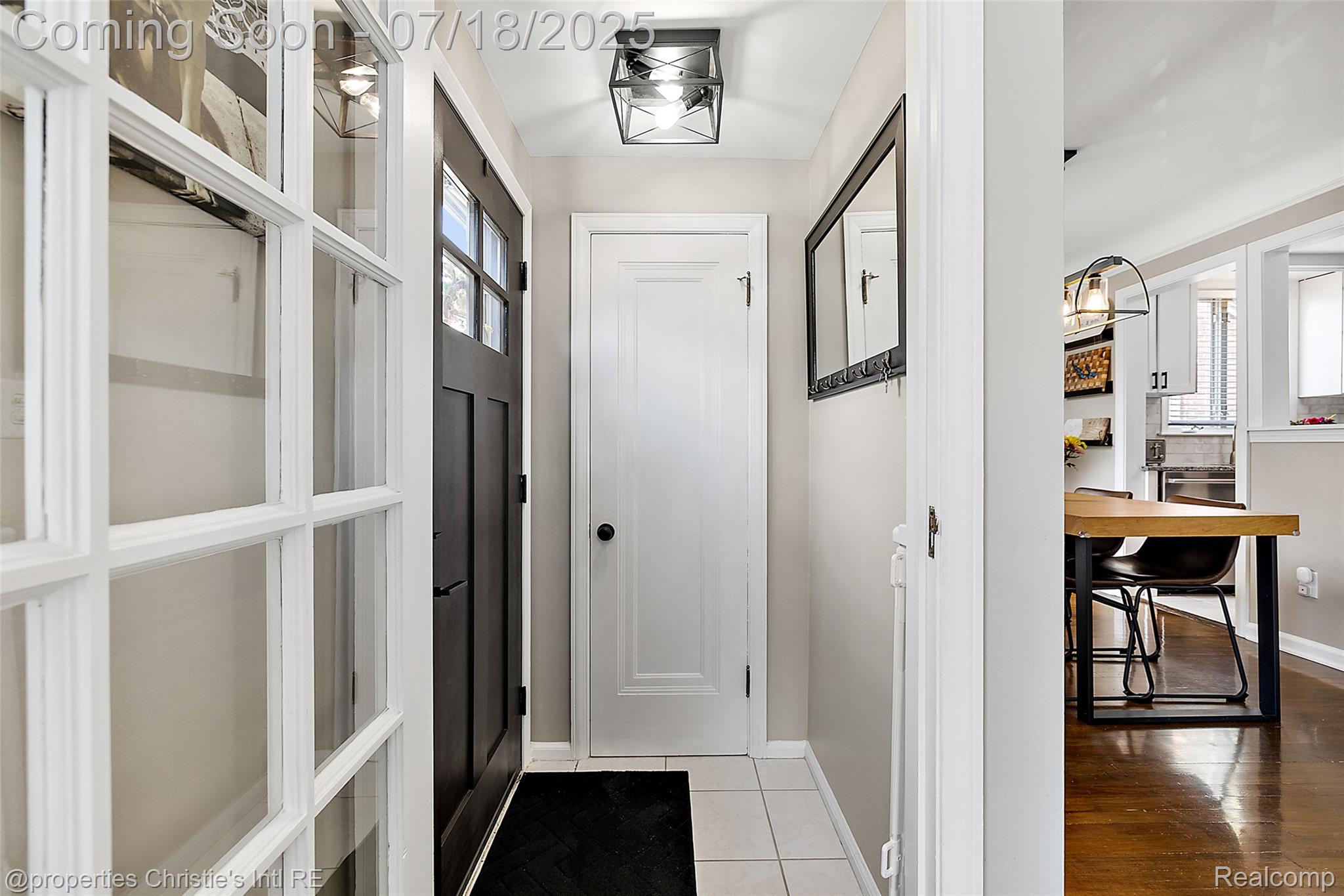 1816 Roslyn Road