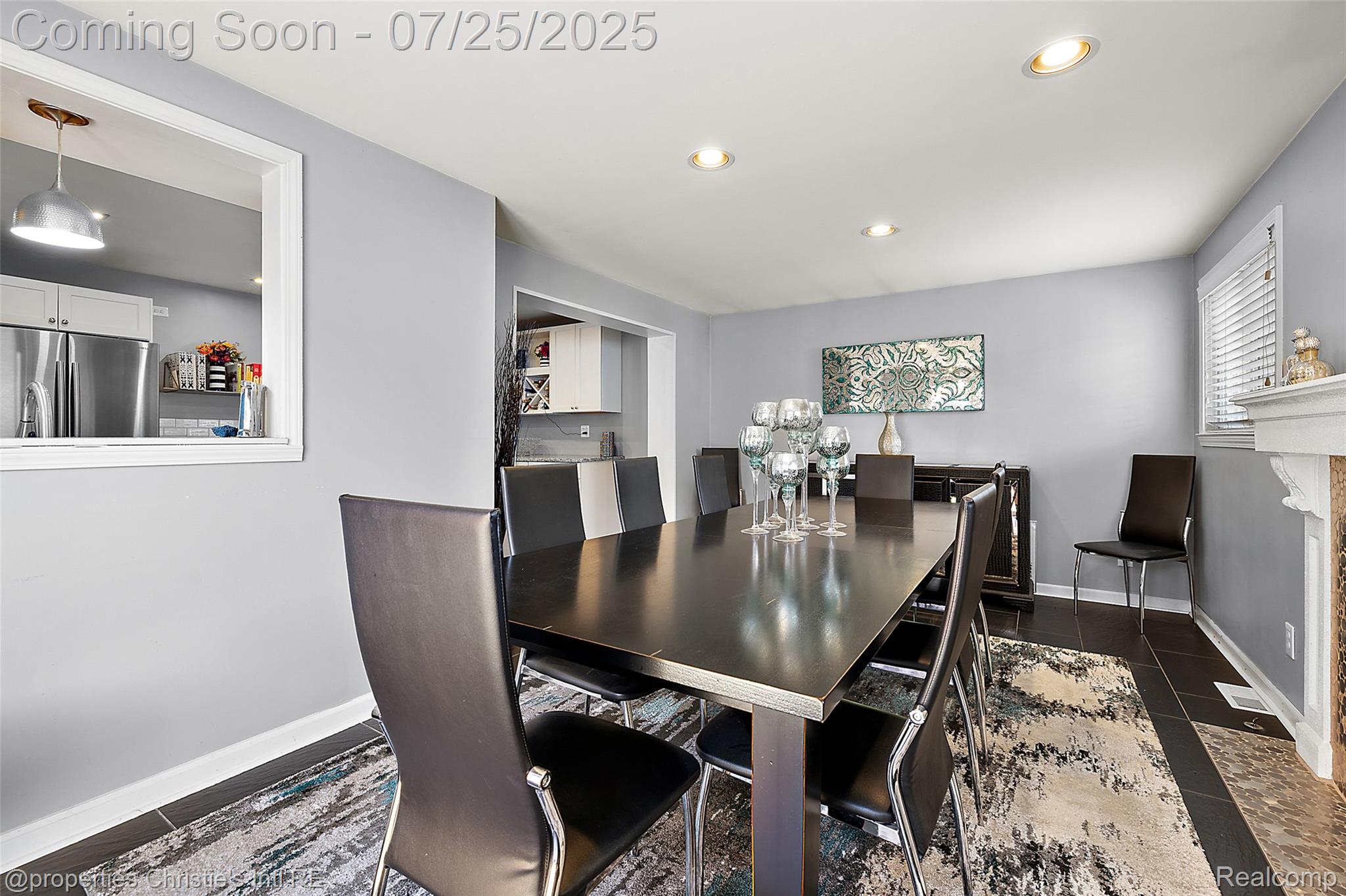 2023 Roslyn Road