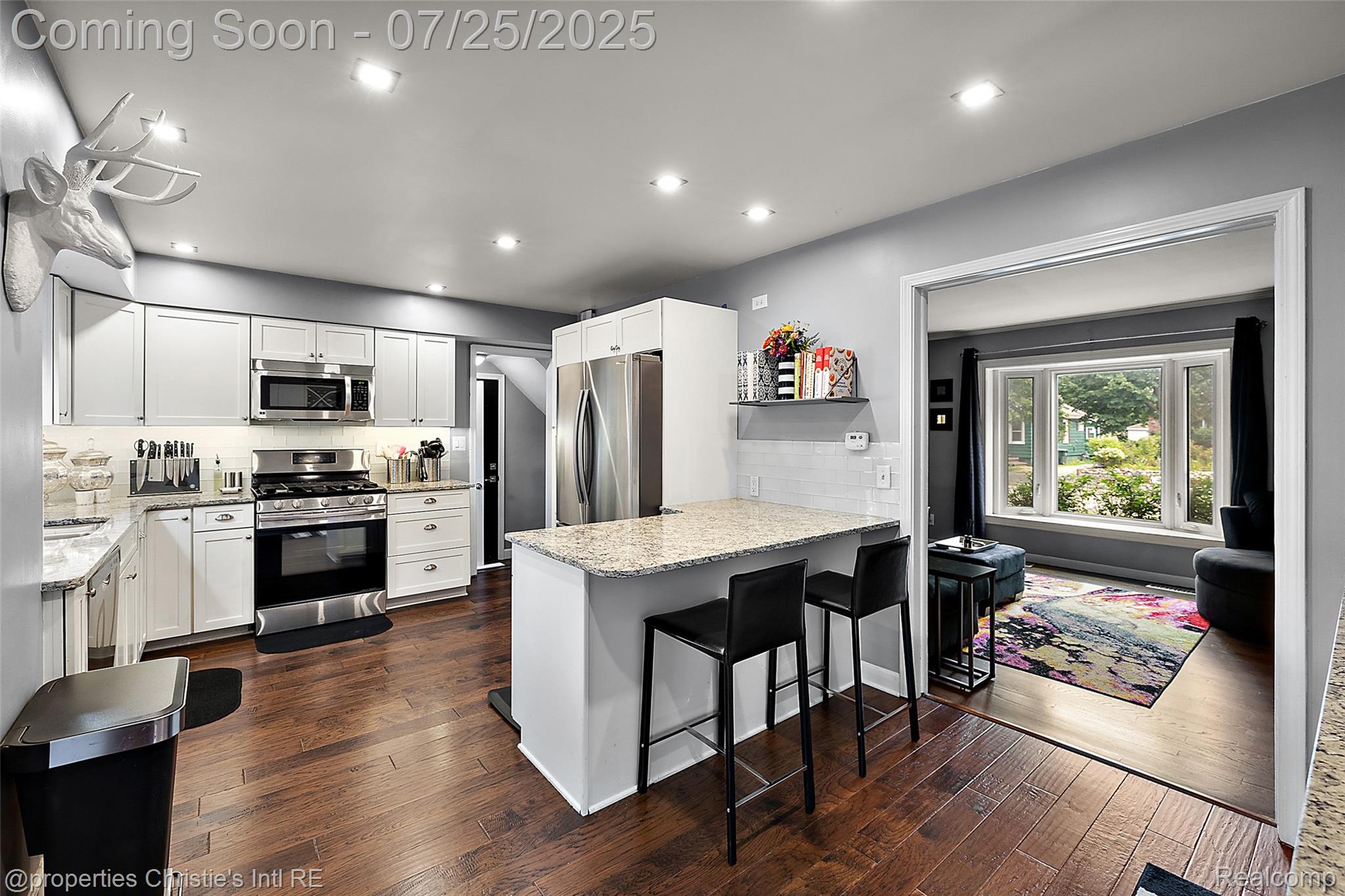 2023 Roslyn Road