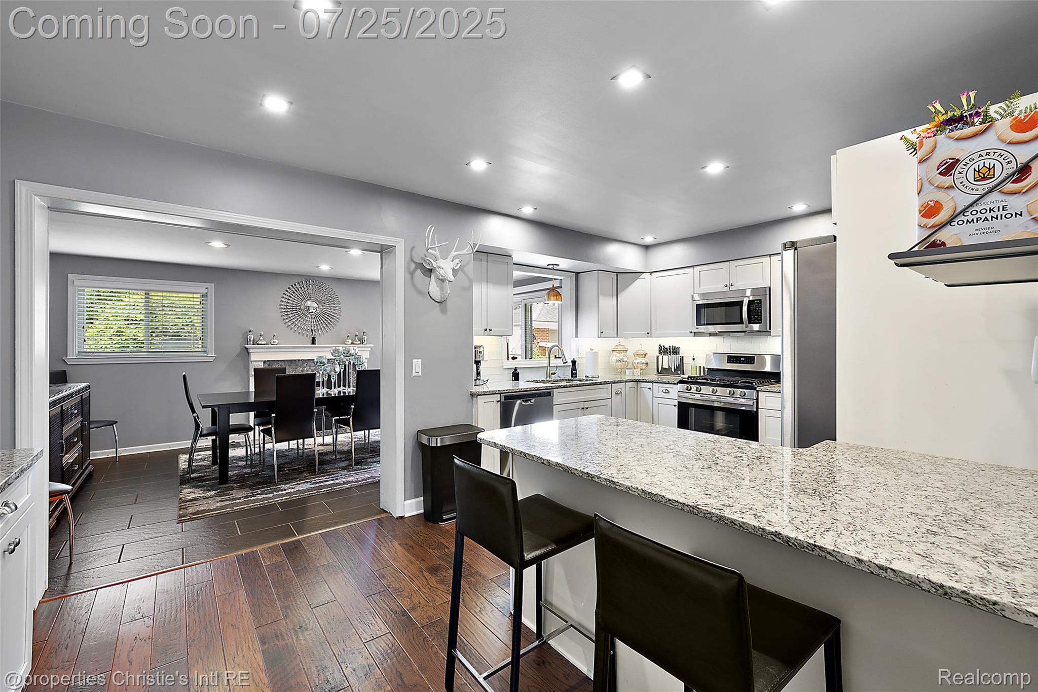 2023 Roslyn Road